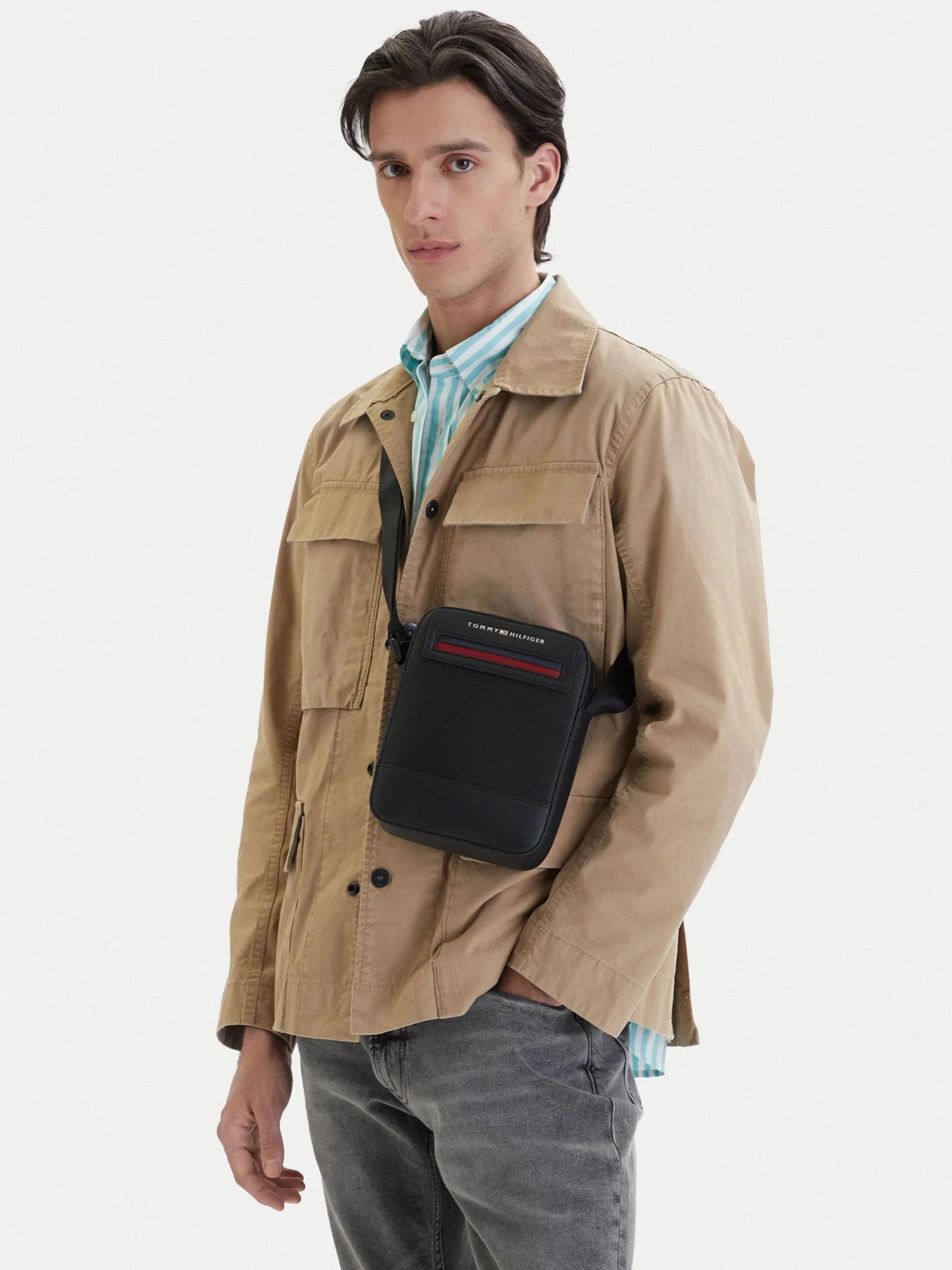 Сумки Tommy Hilfiger модель AM0AM14156-BDS Сумки Tommy Hilfiger модель AM0AM14156-BDS Фото