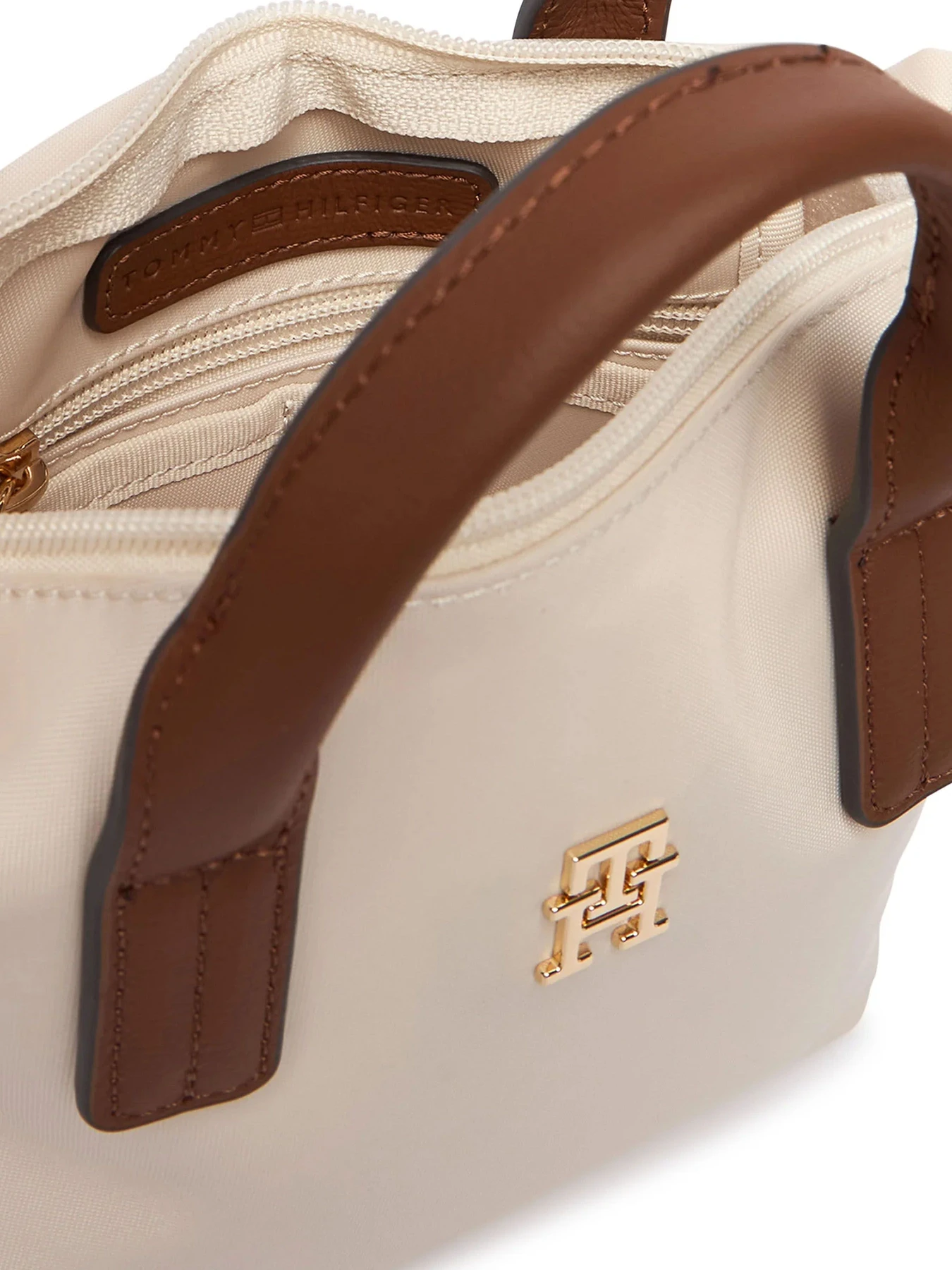 Сумки Tommy Hilfiger модель AW0AW18368-AEO Сумки Tommy Hilfiger модель AW0AW18368-AEO Фото