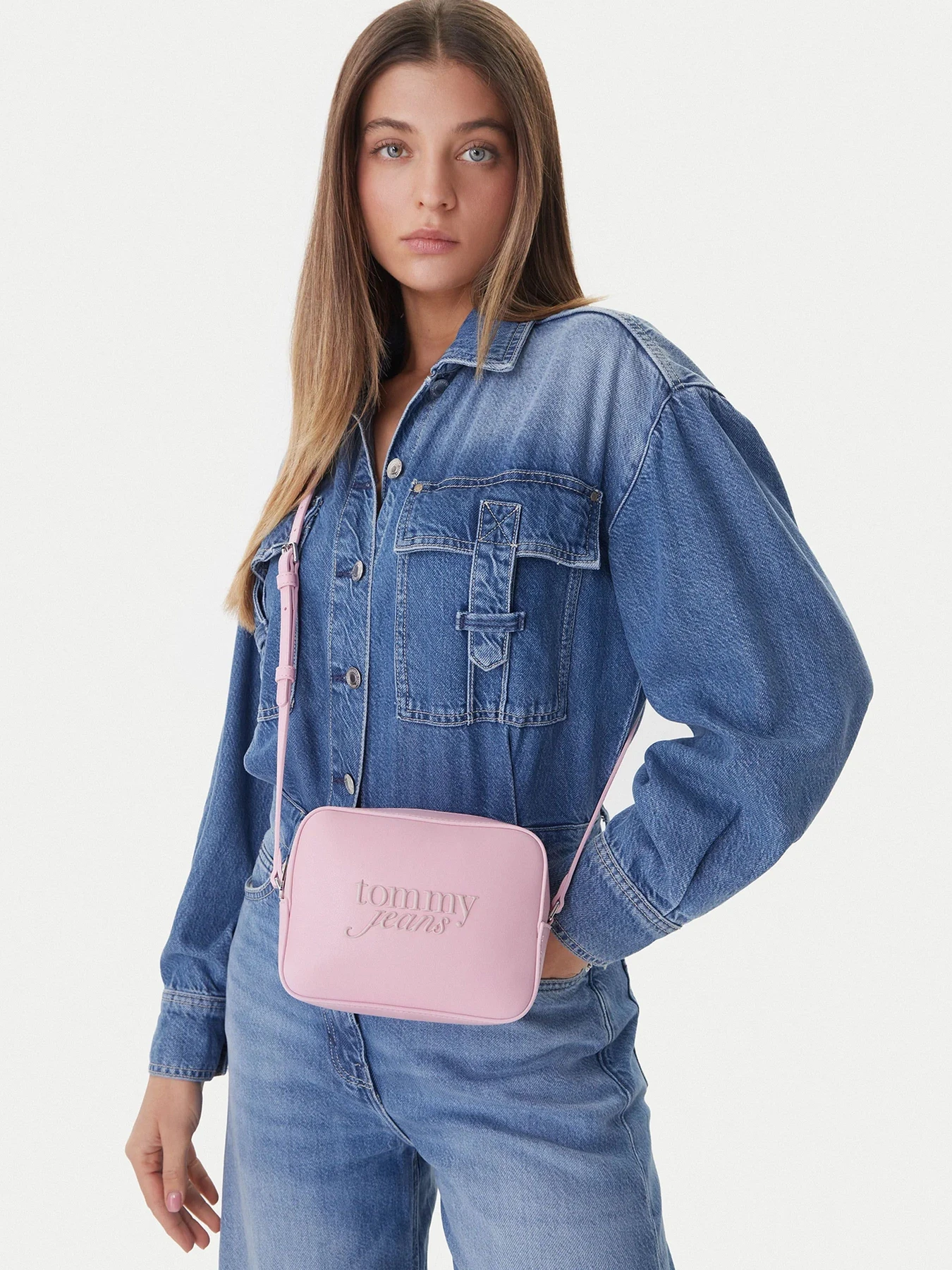 Сумки Tommy Hilfiger модель AW0AW18451-TOP Сумки Tommy Hilfiger модель AW0AW18451-TOP Фото