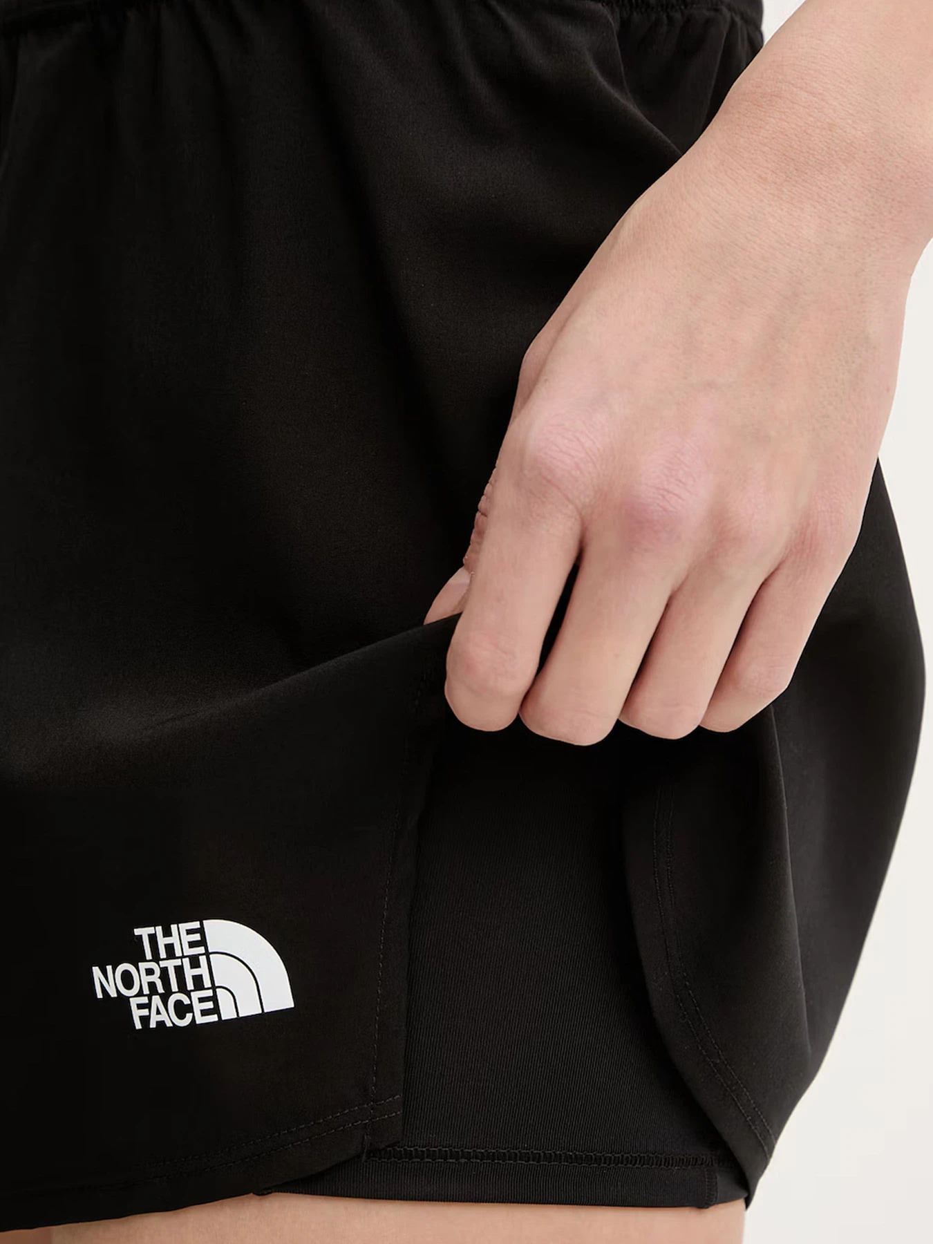 Юбки The North Face модель NF0A8G27JK31 Юбки The North Face модель NF0A8G27JK31 Фото