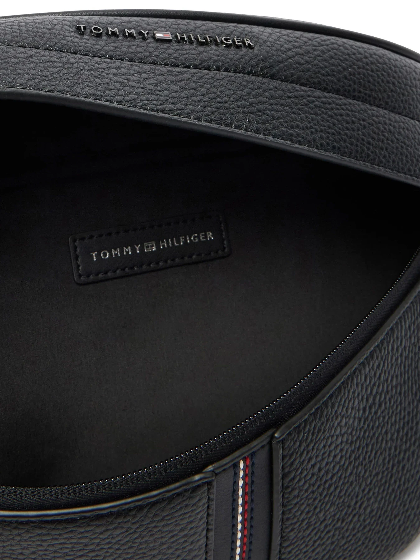 Сумки Tommy Hilfiger модель AM0AM14171-BDS Сумки Tommy Hilfiger модель AM0AM14171-BDS Фото