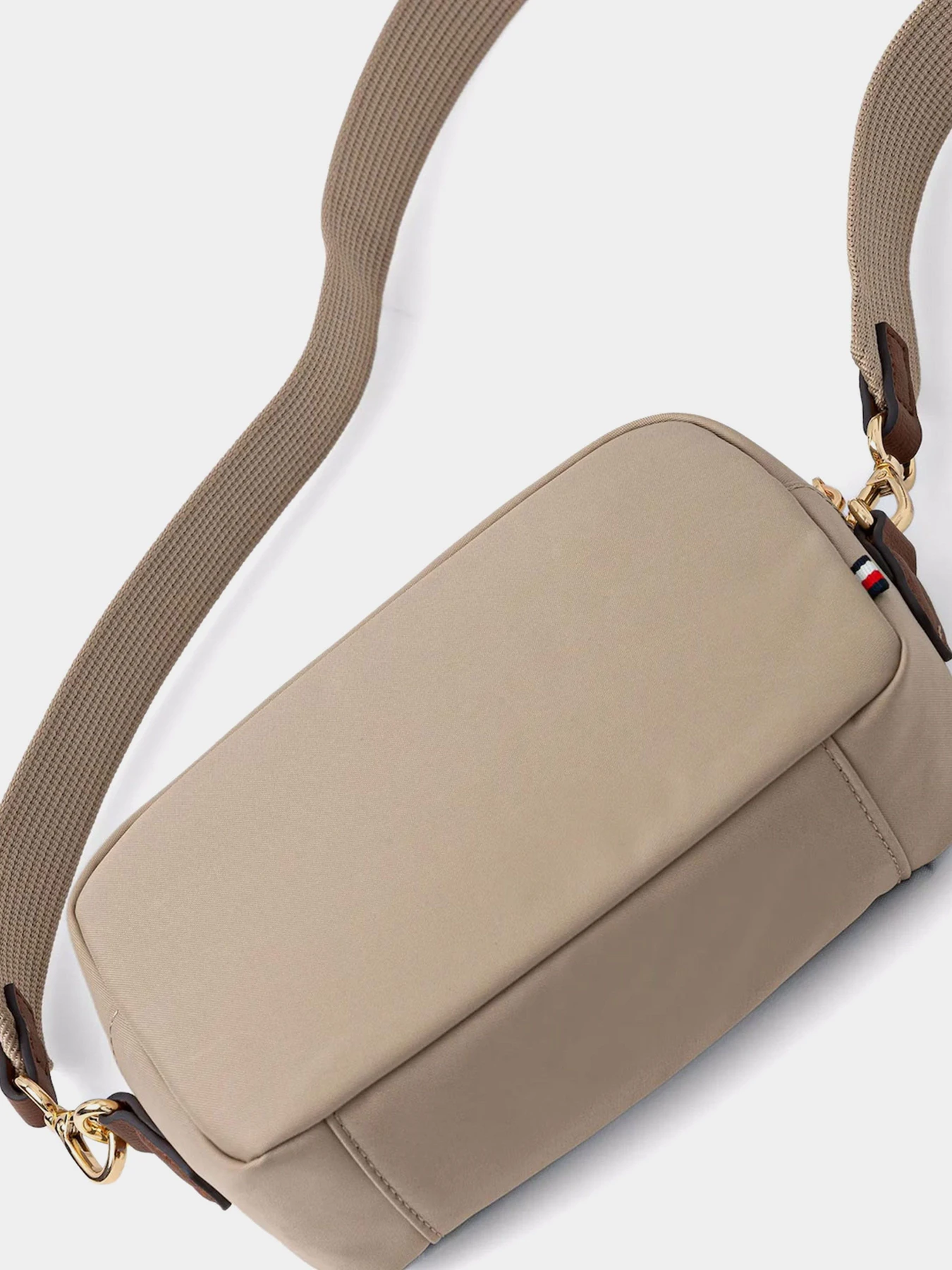 Сумки Tommy Hilfiger модель AW0AW17704-AEO Сумки Tommy Hilfiger модель AW0AW17704-AEO Фото