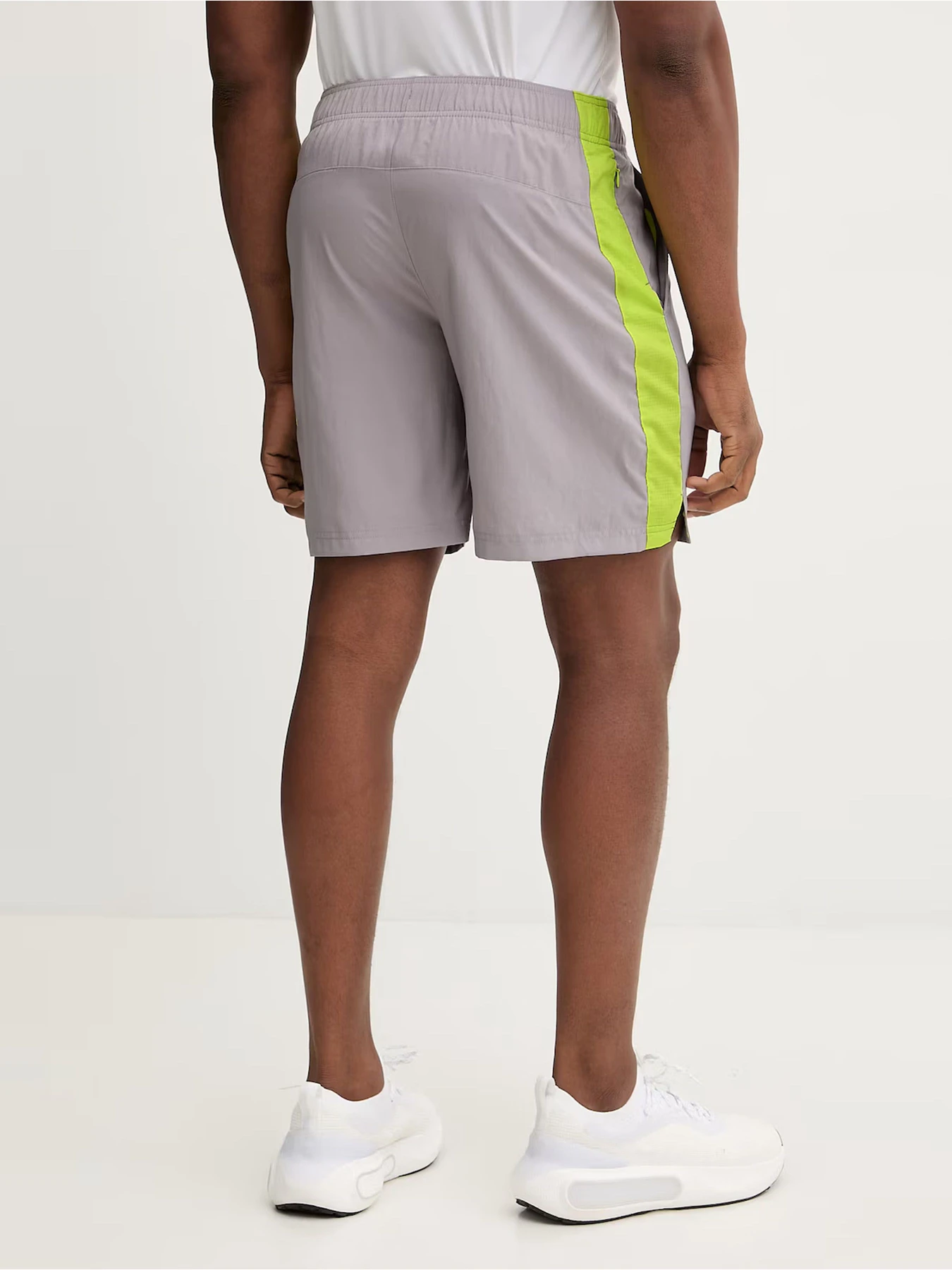 Шорты The North Face модель NF0A8BEQM9J1 Шорты The North Face модель NF0A8BEQM9J1 Фото