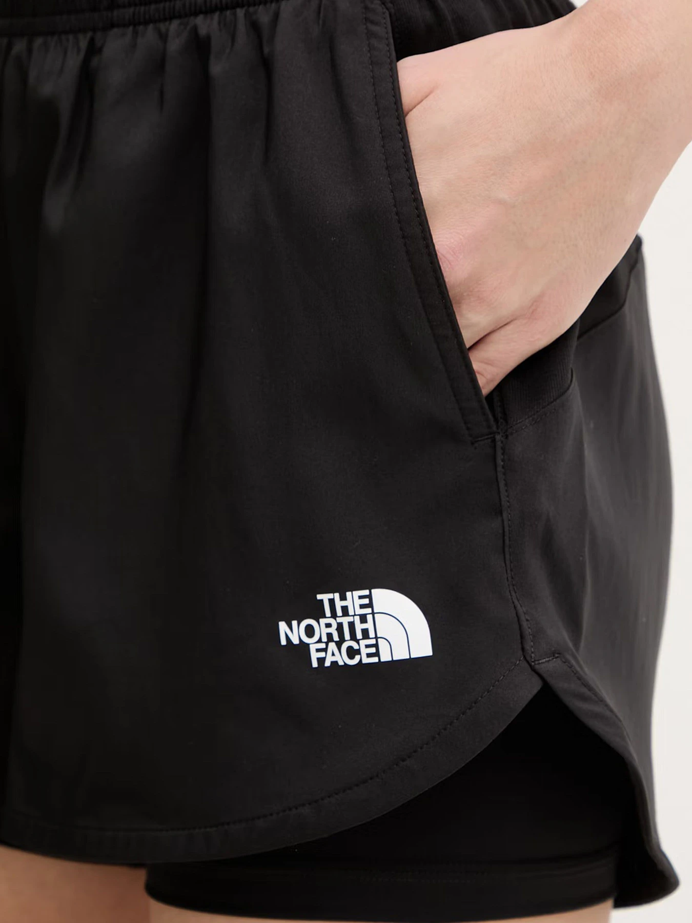 Шорты The North Face модель NF0A8FBWJK31 Шорты The North Face модель NF0A8FBWJK31 Фото