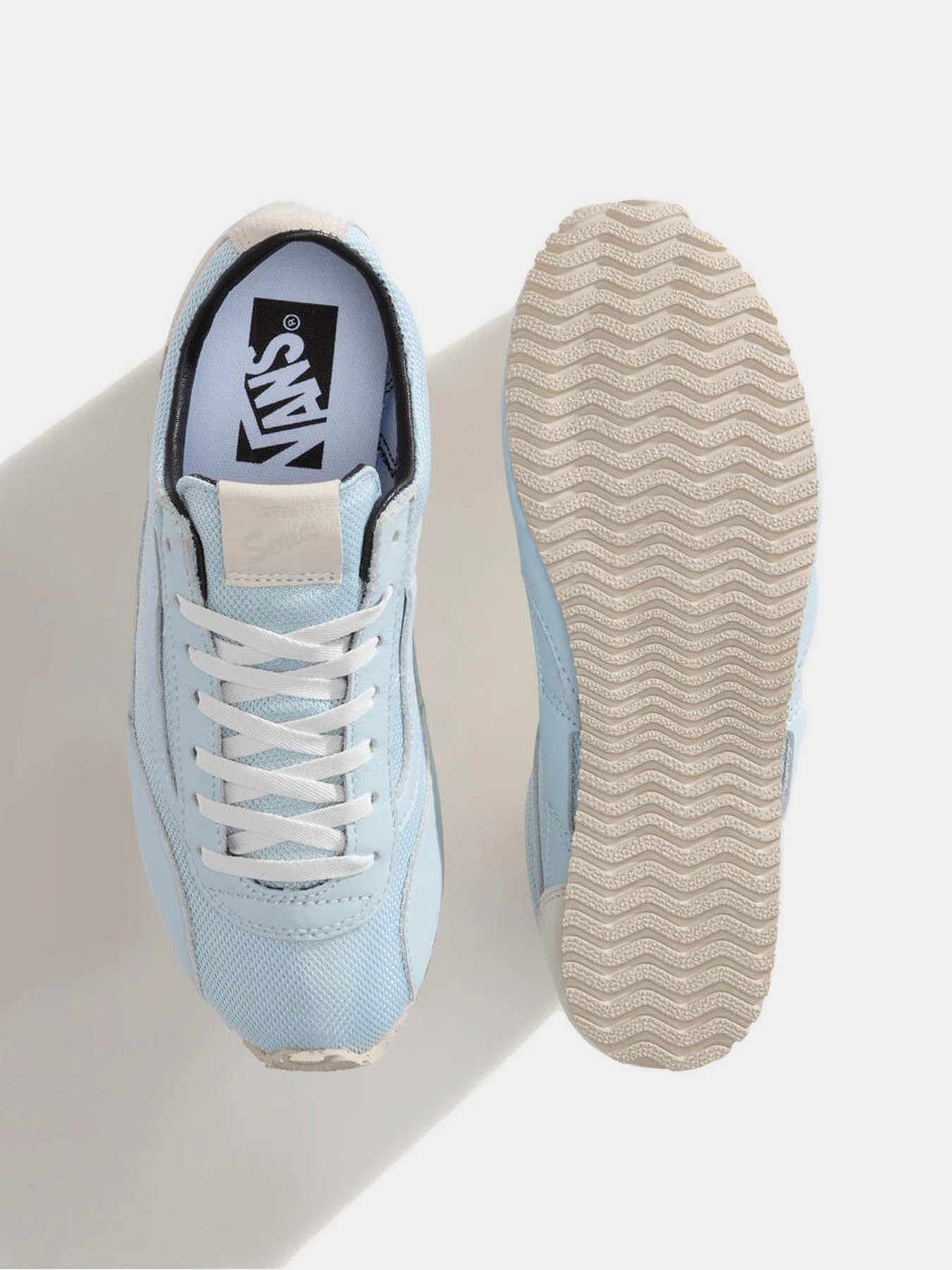 Кроссовки Vans модель VN000EHQFOA1 Кроссовки Vans модель VN000EHQFOA1 Фото