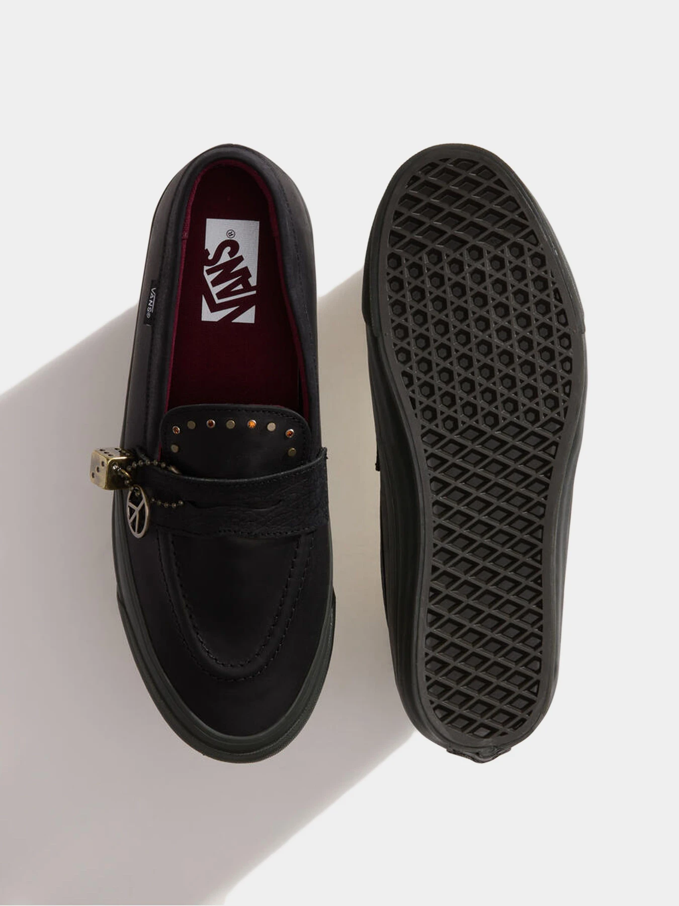 Туфли и лоферы Vans модель VN000VATBLK1 Туфли и лоферы Vans модель VN000VATBLK1 Фото