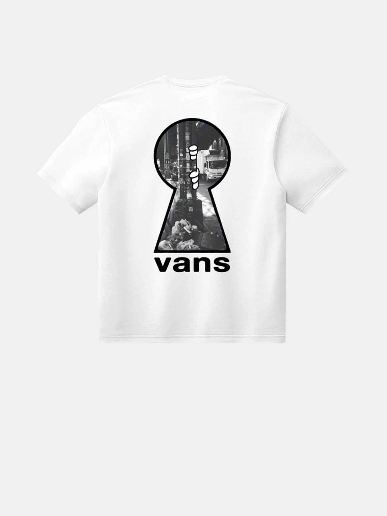 Футболки и поло Vans модель VN000VYFWHT1 Футболки и поло Vans модель VN000VYFWHT1 Фото
