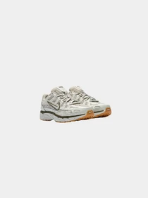 Кроссовки NIKE модель BV1021-016 Фото