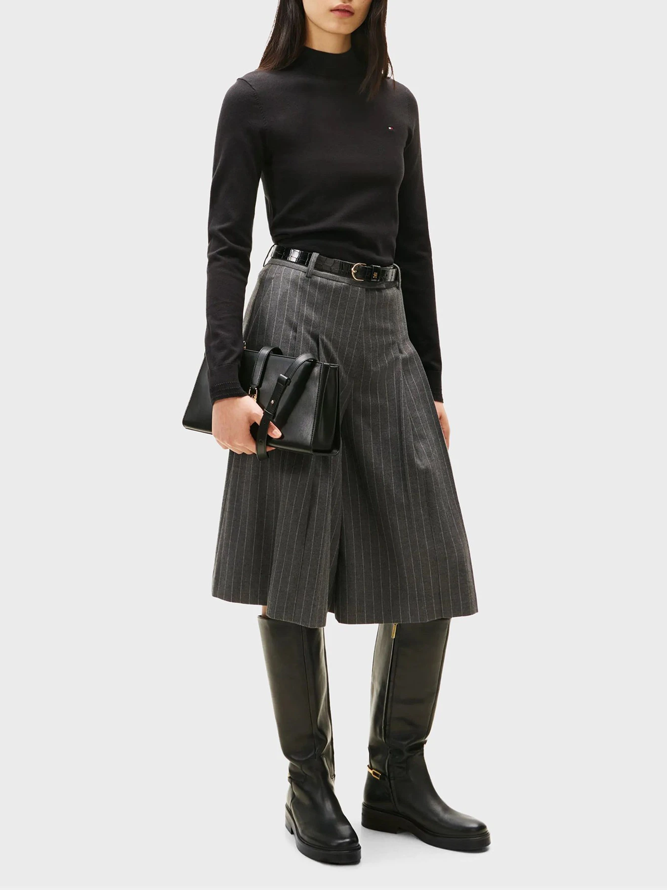 Сумки Tommy Hilfiger модель AW0AW17718-BDS Сумки Tommy Hilfiger модель AW0AW17718-BDS Фото