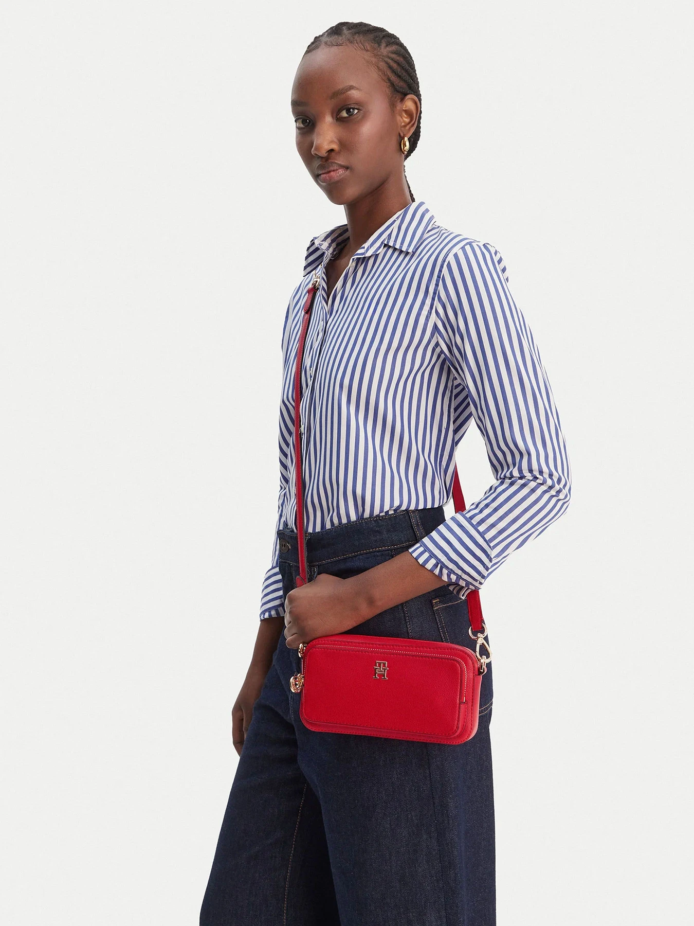 Сумки Tommy Hilfiger модель AW0AW18377-XLG Сумки Tommy Hilfiger модель AW0AW18377-XLG Фото