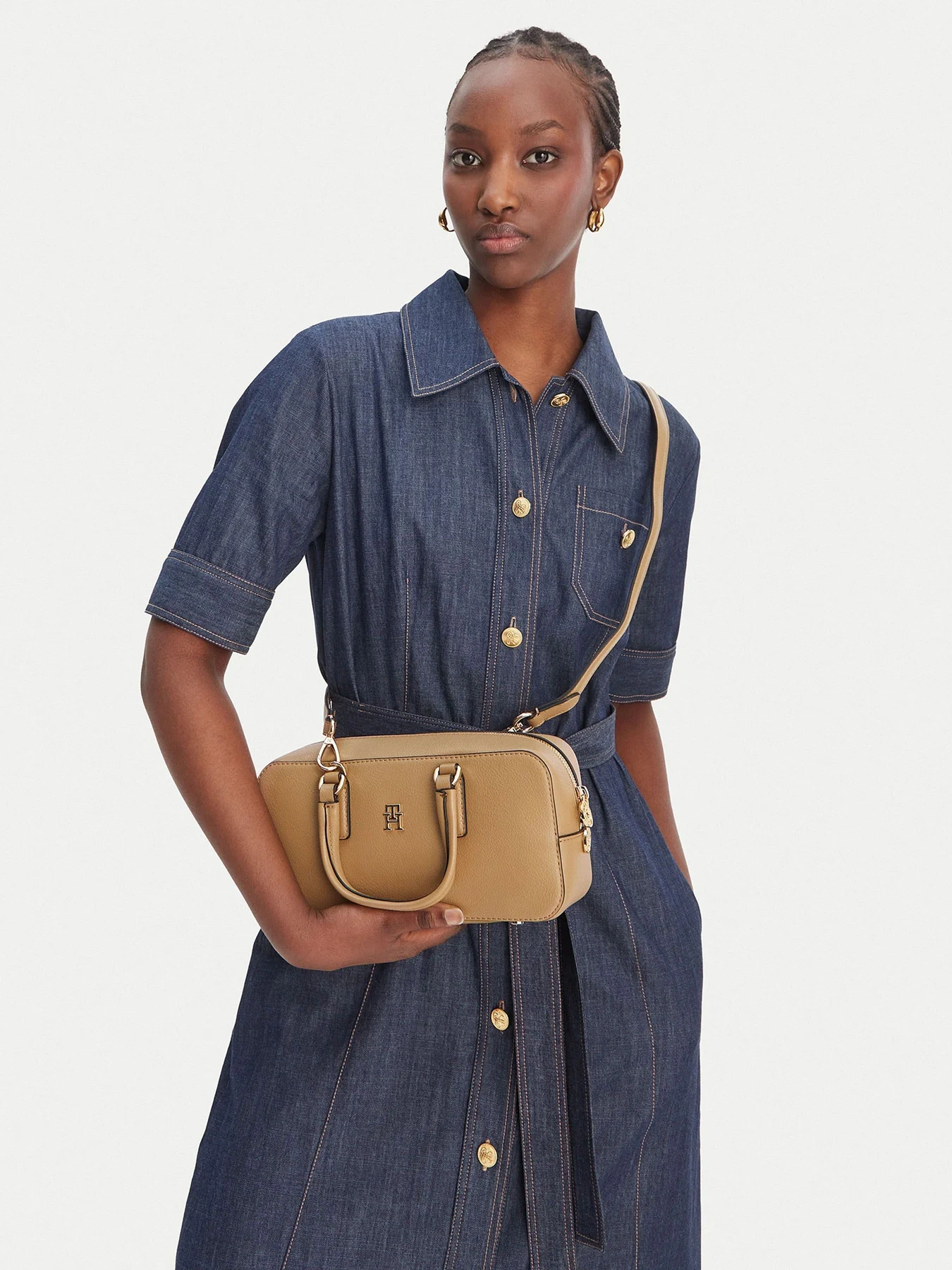 Сумки Tommy Hilfiger модель AW0AW18378-RBC Сумки Tommy Hilfiger модель AW0AW18378-RBC Фото