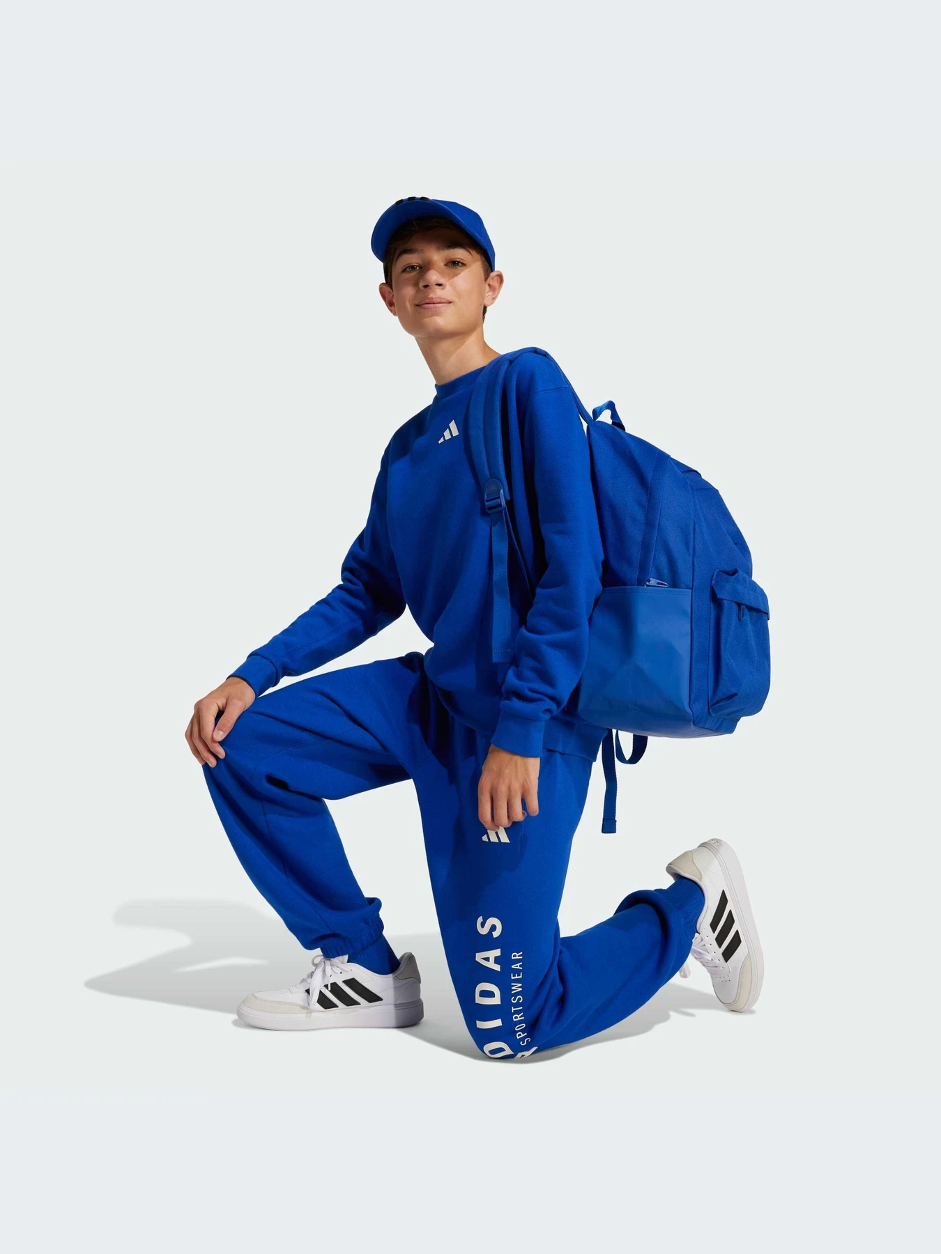Худи и свитшоты Adidas модель JC7617-KZ Худи и свитшоты Adidas модель JC7617-KZ Фото