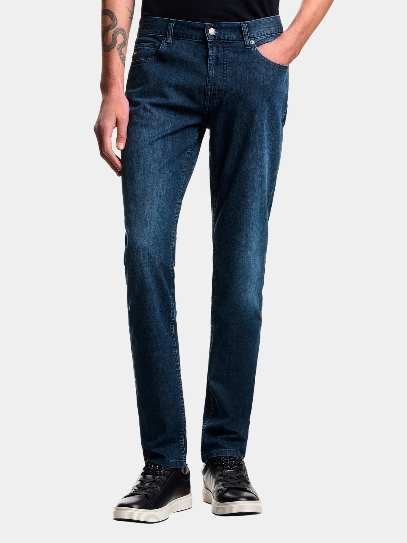 Джинсы Emporio Armani модель EM000062-AF22814-MB002 Джинсы Emporio Armani модель EM000062-AF22814-MB002 Фото