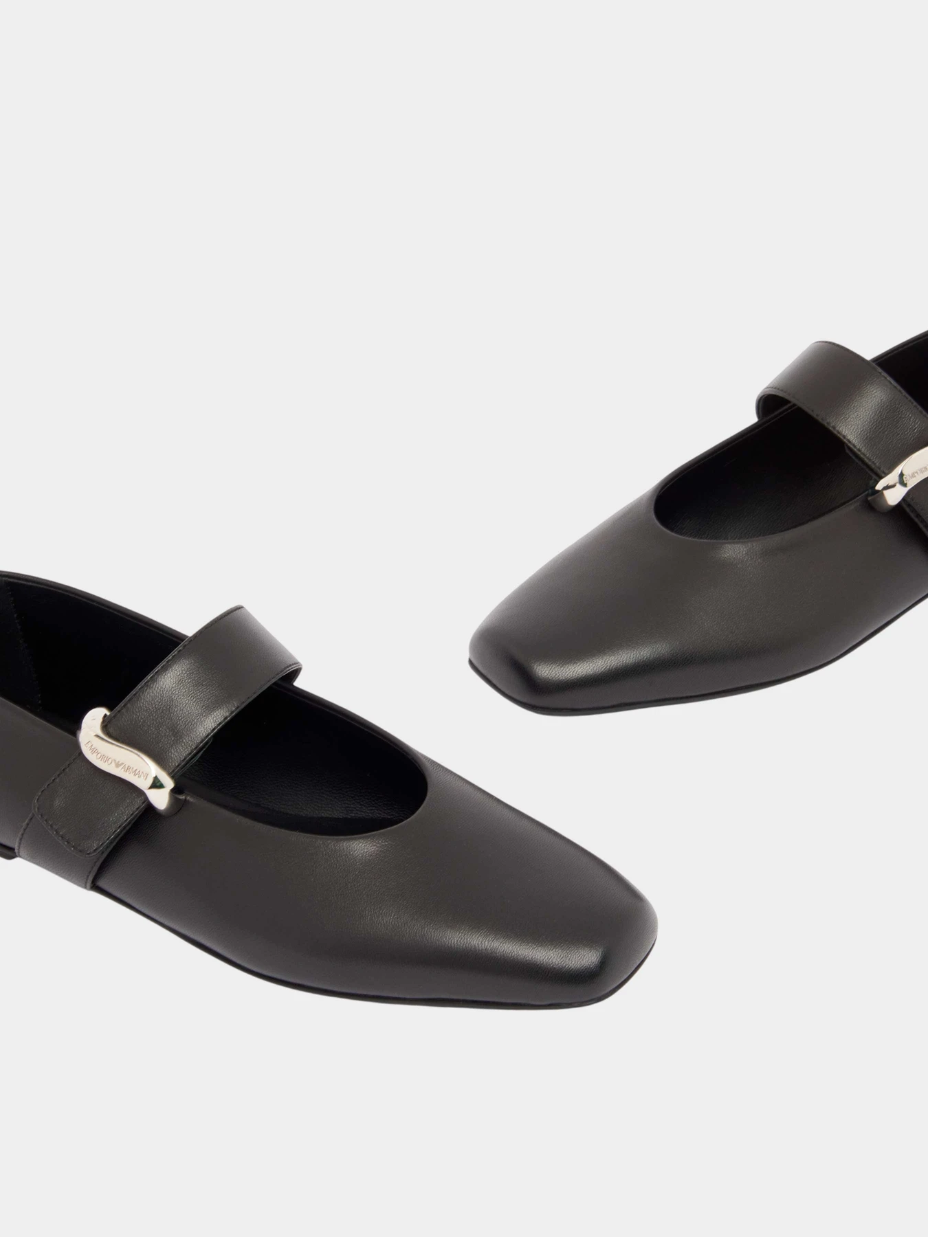 Туфли и лоферы Emporio Armani модель EW004448-AF14915-UC001 Фото