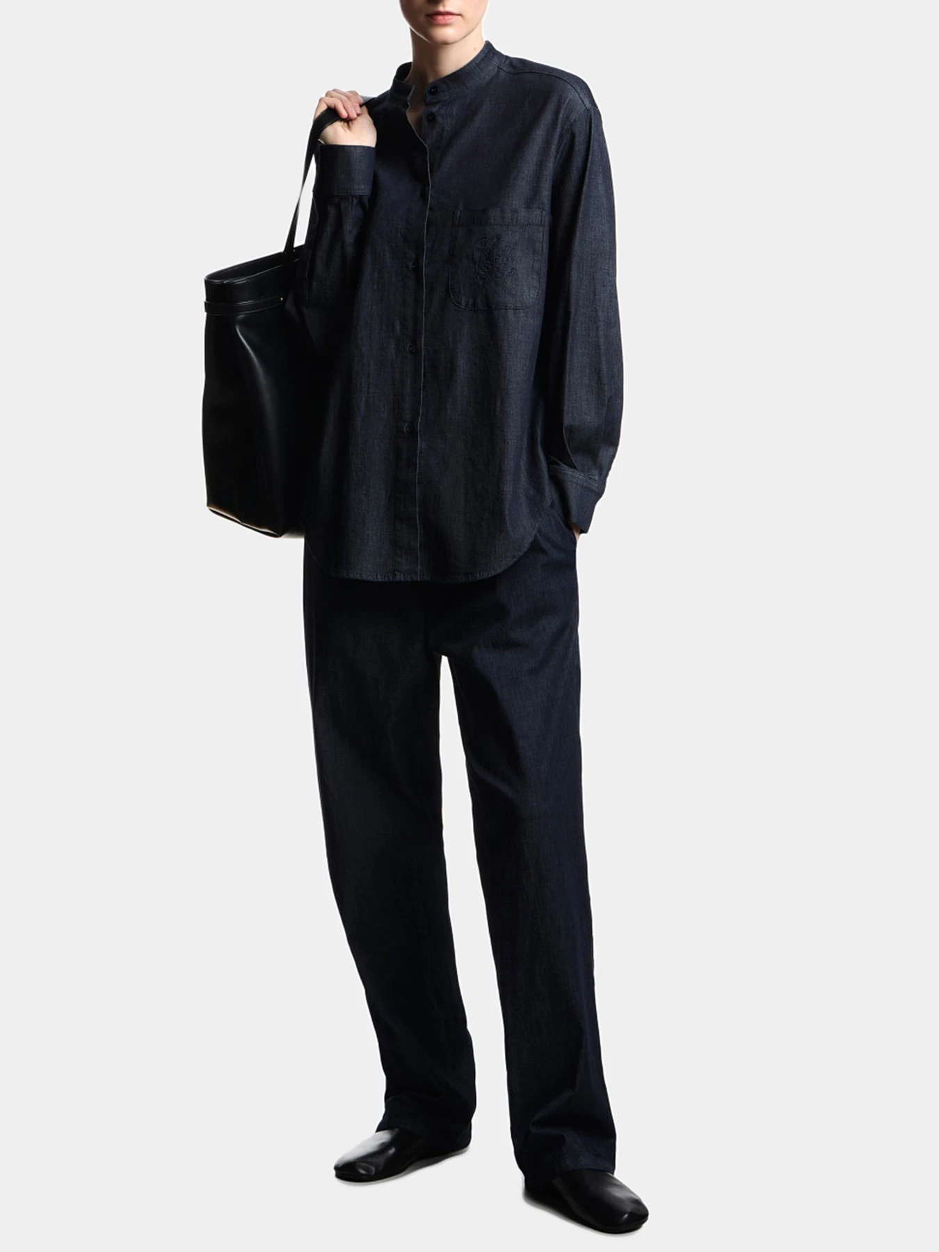Брюки Emporio Armani модель EW004102-AF21075-MB001 Брюки Emporio Armani модель EW004102-AF21075-MB001 Фото