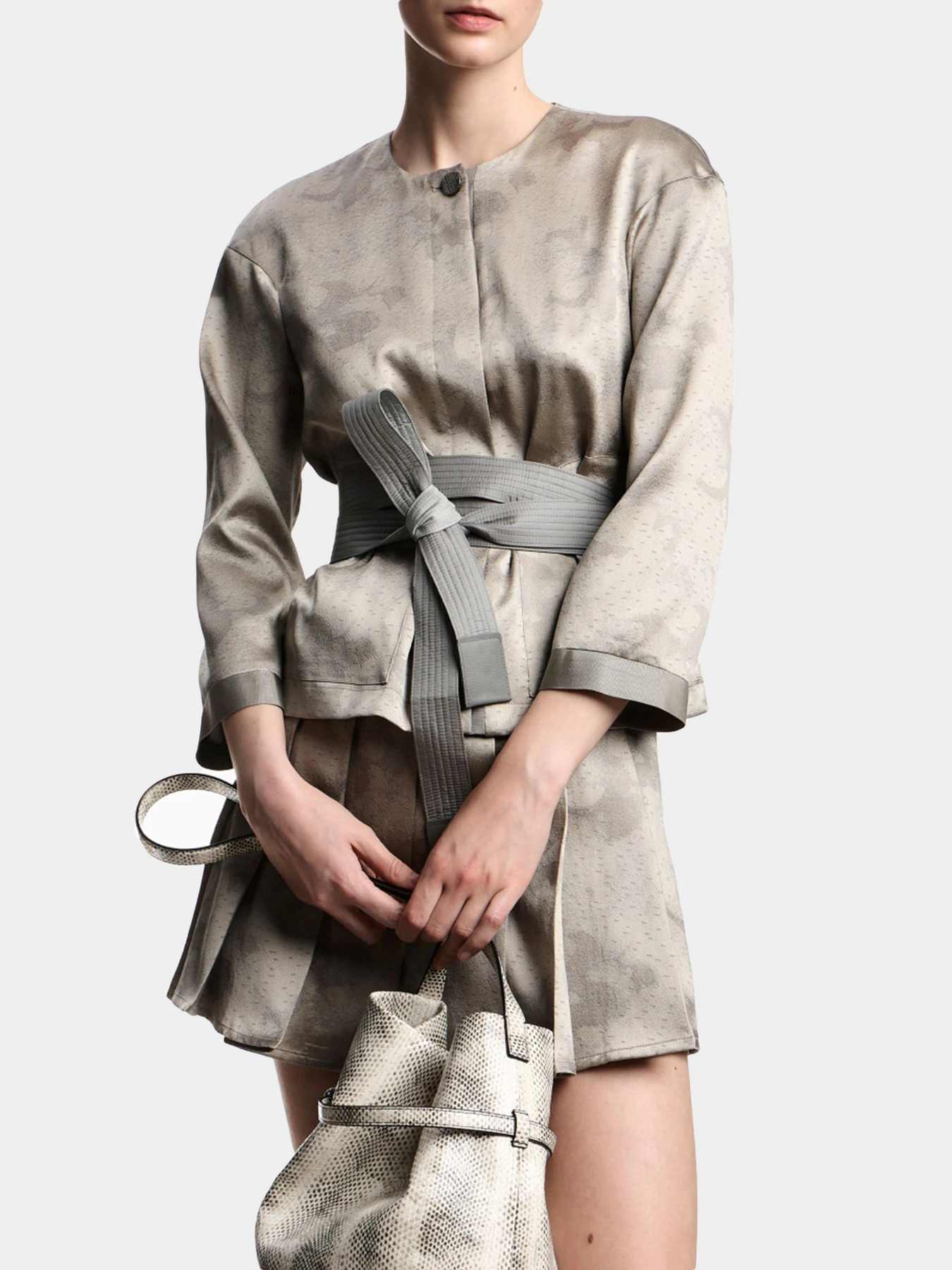 Пиджаки Emporio Armani модель EW004329-TE20059-F2022 Фото