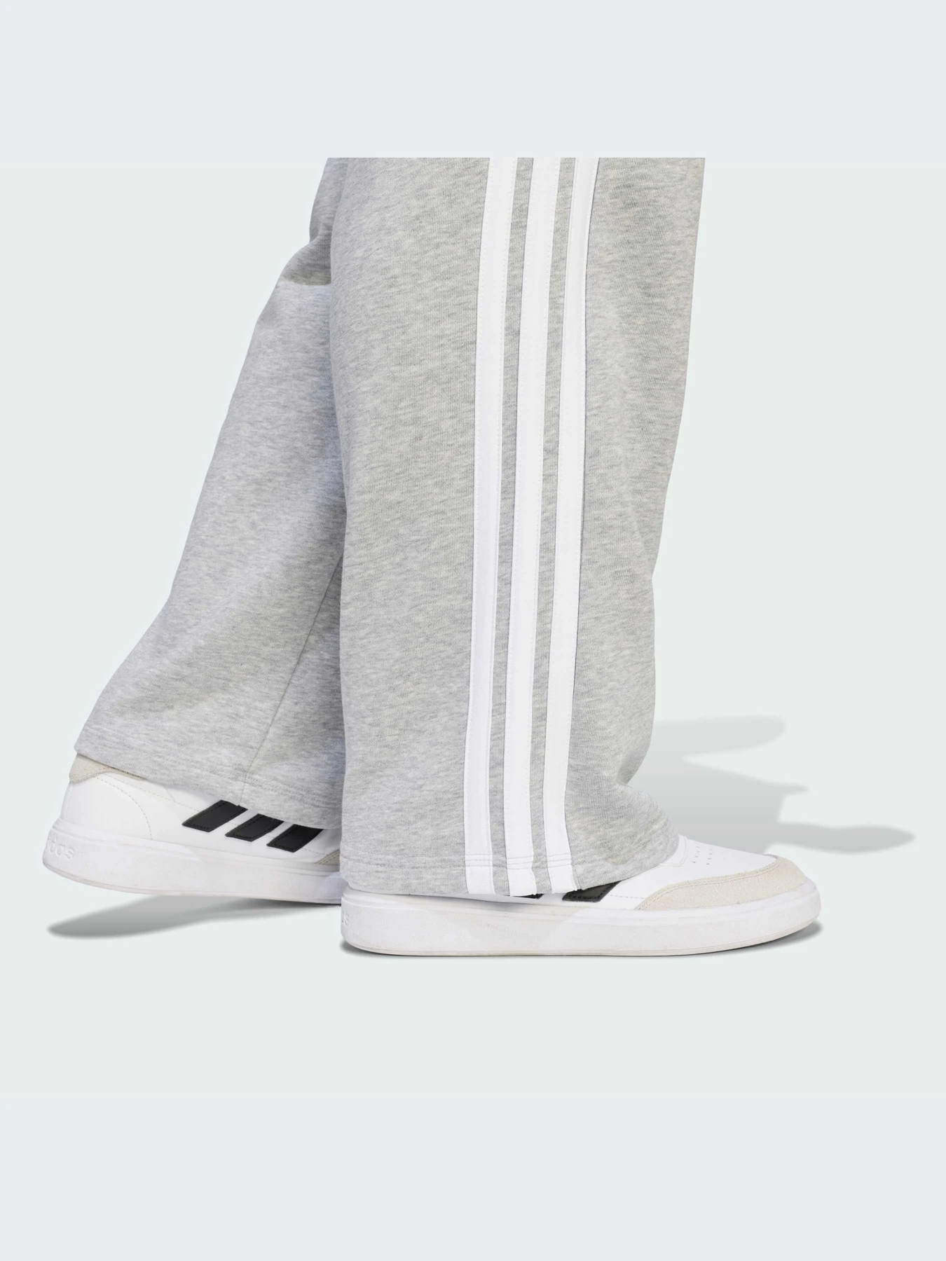 Брюки Adidas Adidas Essentials модель JZ3688-KZ Брюки Adidas Adidas Essentials модель JZ3688-KZ Фото