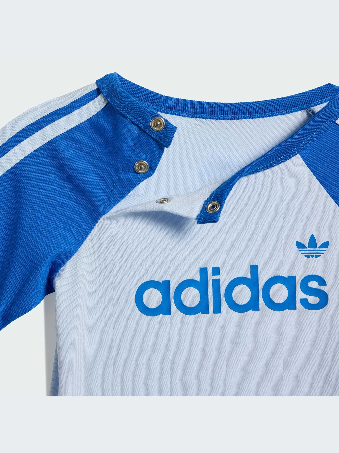 Костюмы Adidas Adicolor модель KD1057-KZ Костюмы Adidas Adicolor модель KD1057-KZ Фото