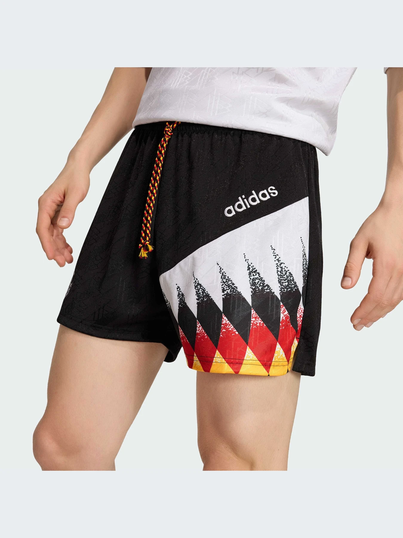Шорты Adidas модель JZ6958-KZ Шорты Adidas модель JZ6958-KZ Фото