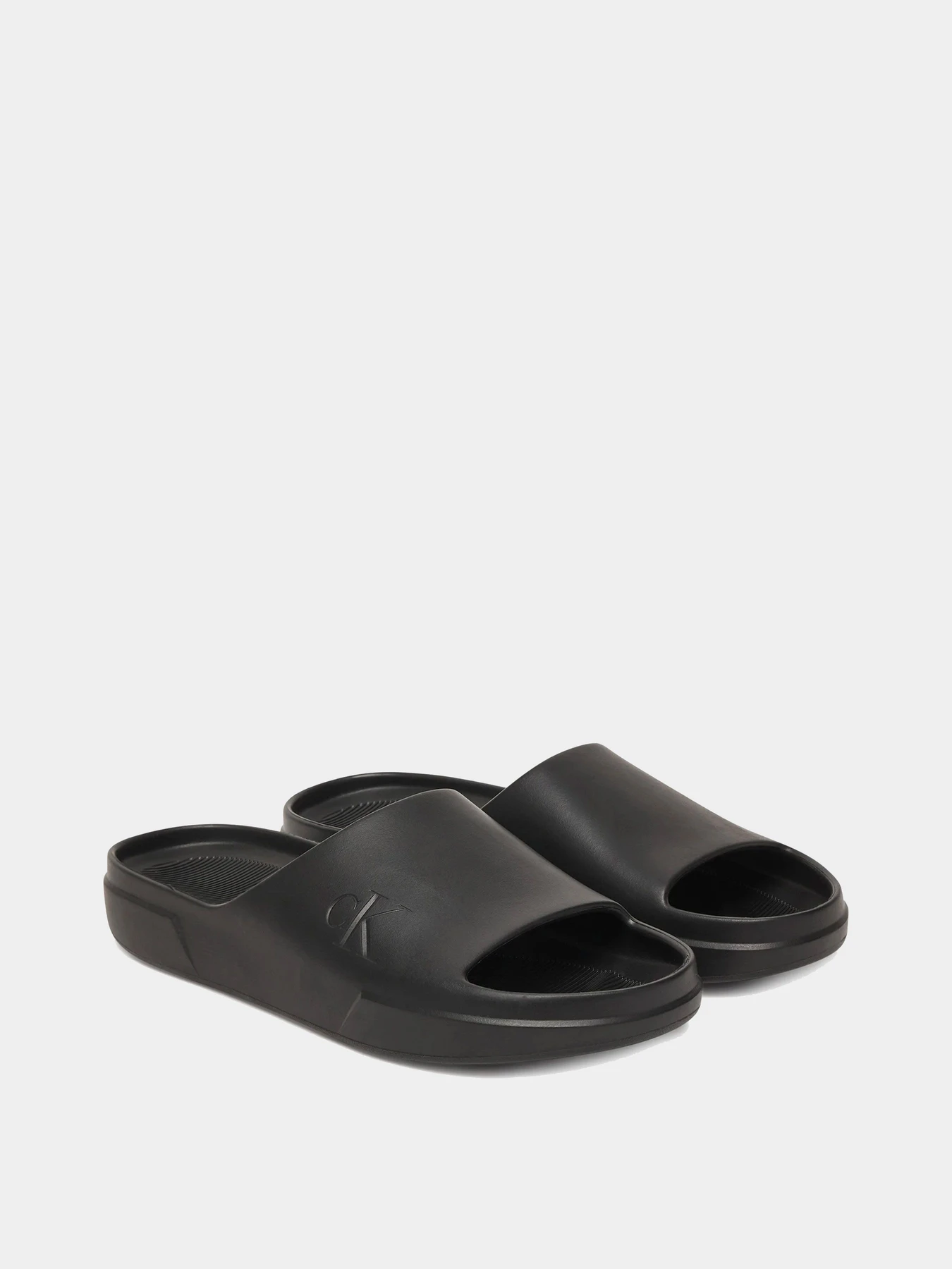 Шлёпанцы Calvin Klein модель YM0YM01394-0GJ Шлёпанцы Calvin Klein модель YM0YM01394-0GJ Фото