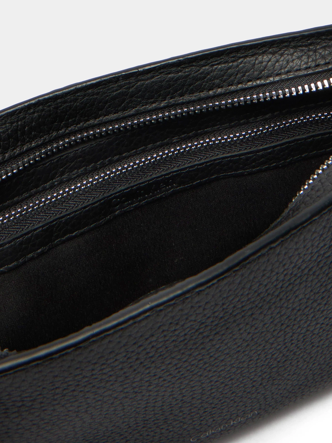 Кошельки Calvin Klein модель LV04D1153G-UB1 Кошельки Calvin Klein модель LV04D1153G-UB1 Фото