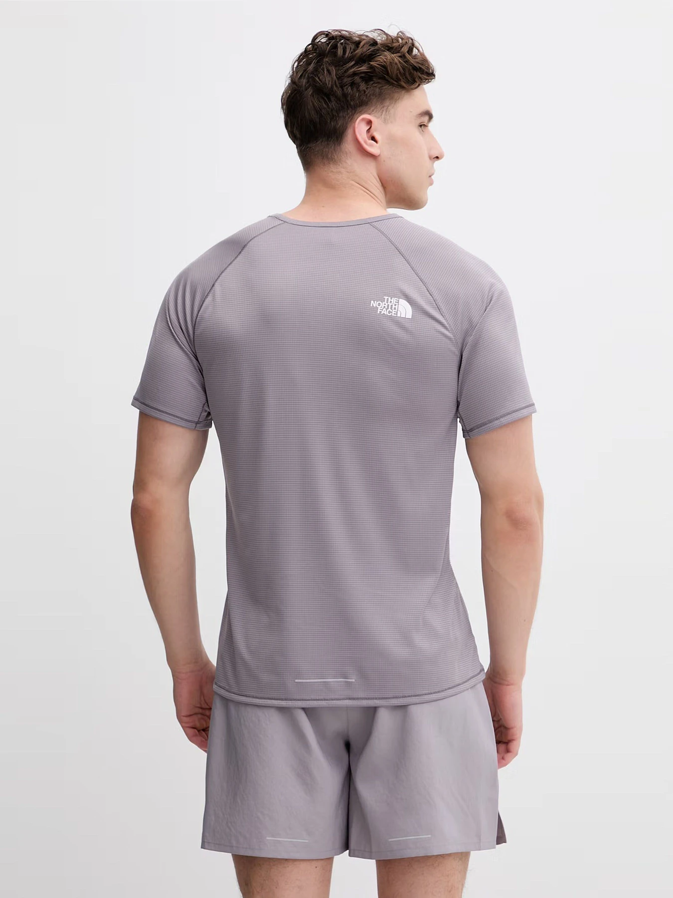 Футболки и поло The North Face модель NF0A8BBPG7O1 Футболки и поло The North Face модель NF0A8BBPG7O1 Фото