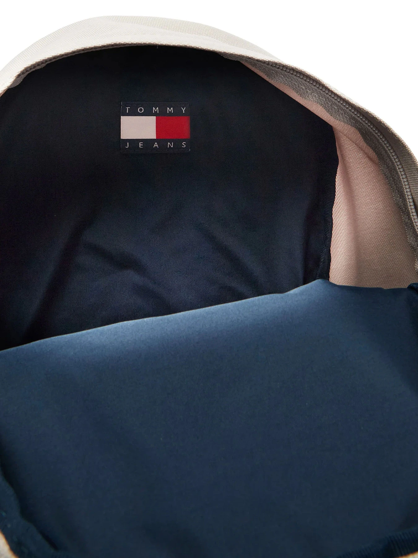 Рюкзаки Tommy Hilfiger модель AW0AW18648-AEP Рюкзаки Tommy Hilfiger модель AW0AW18648-AEP Фото