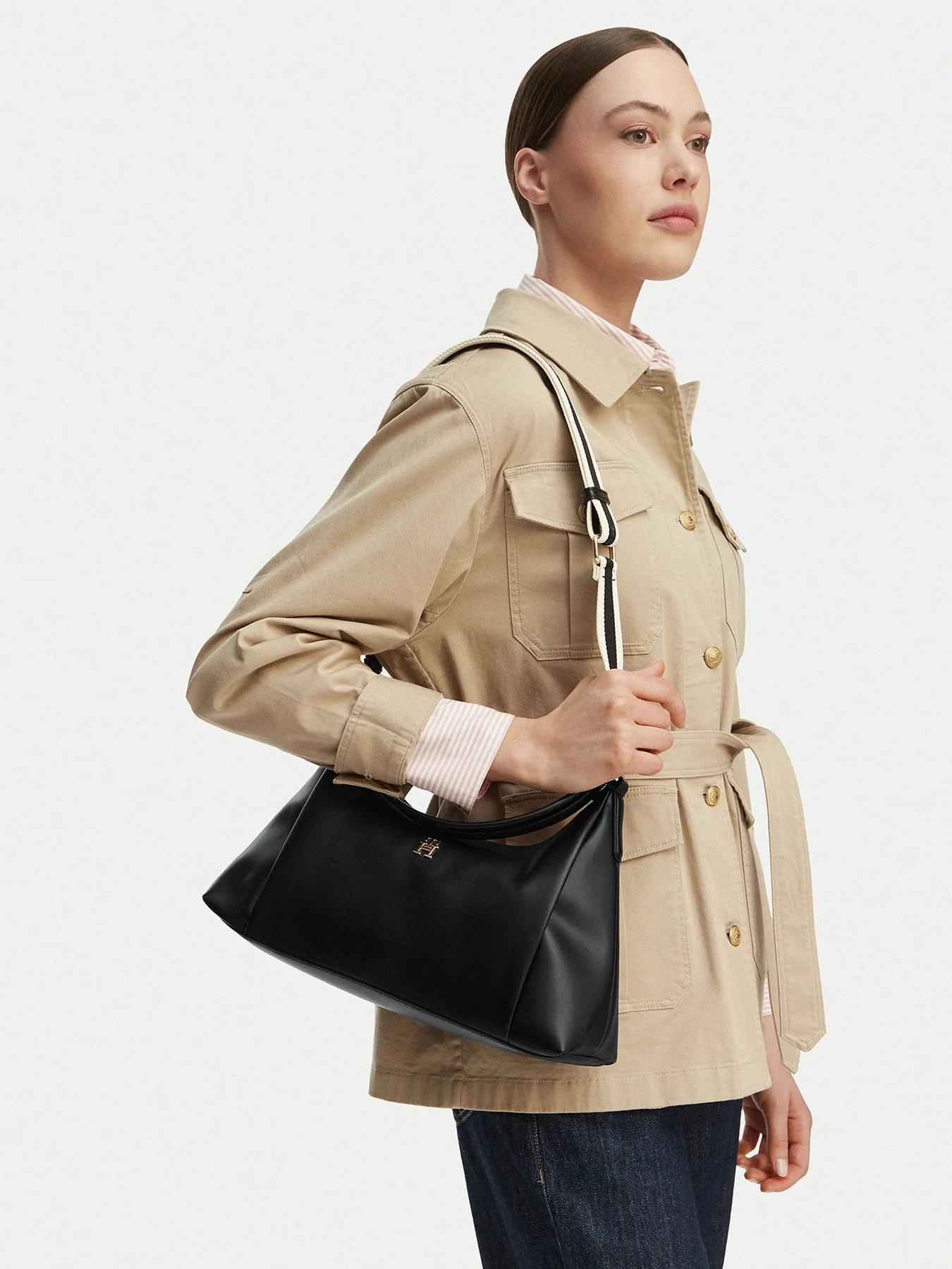 Сумки Tommy Hilfiger модель AW0AW18374-BDS Сумки Tommy Hilfiger модель AW0AW18374-BDS Фото