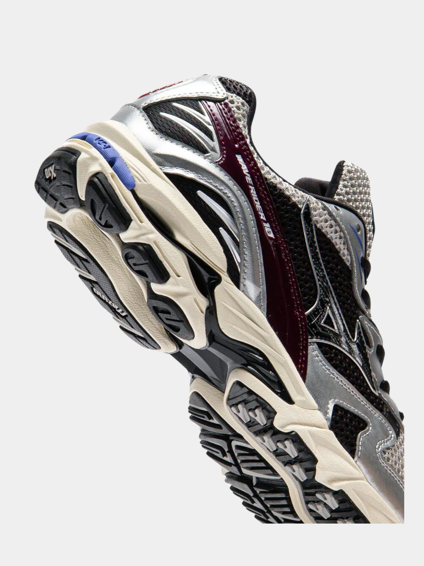 Кроссовки Mizuno модель D1GA210417 Кроссовки Mizuno модель D1GA210417 Фото
