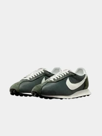 Кроссовки NIKE модель HJ4687-302 Фото