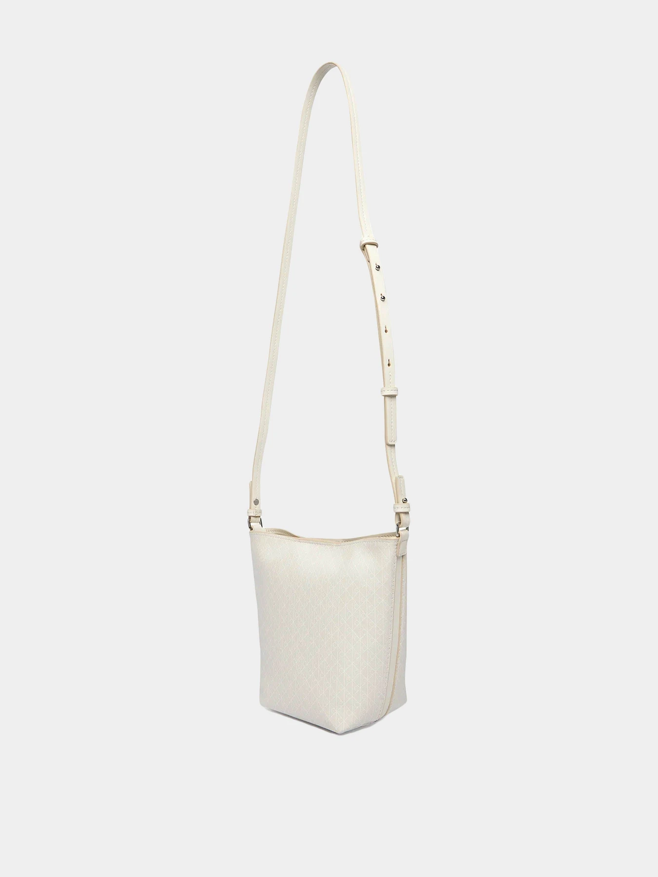 Сумки Calvin Klein модель LV04F3506G-2XB Сумки Calvin Klein модель LV04F3506G-2XB Фото