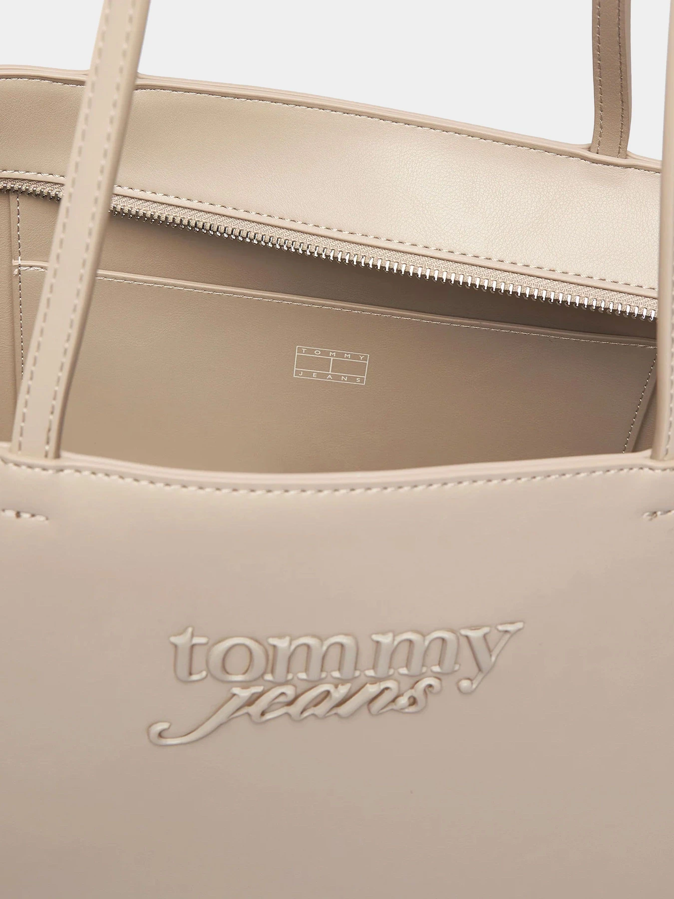 Сумки Tommy Hilfiger модель AW0AW18455-AEP Сумки Tommy Hilfiger модель AW0AW18455-AEP Фото