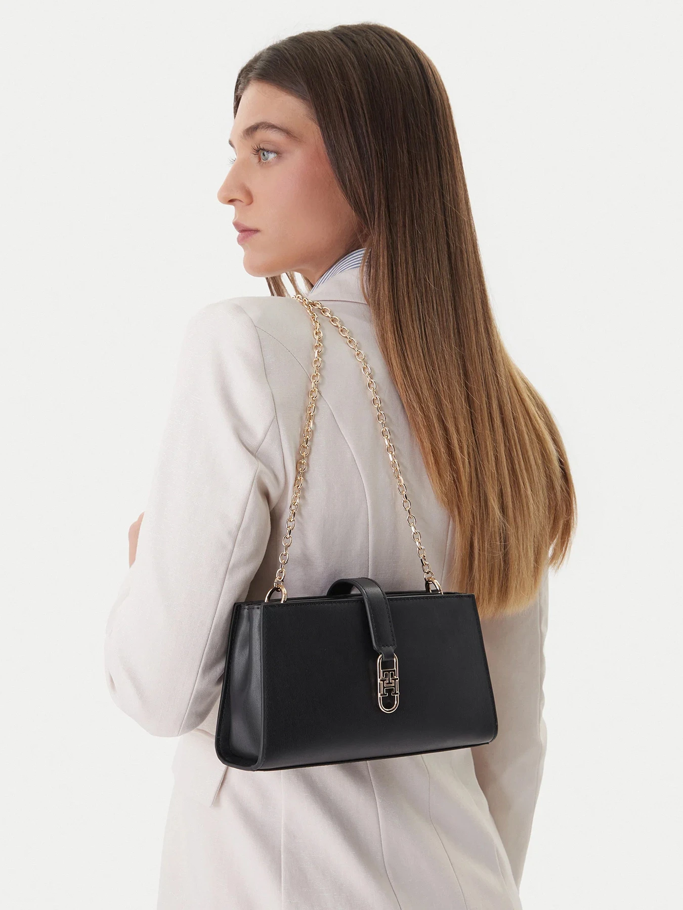Сумки Tommy Hilfiger модель AW0AW18614-BDS Сумки Tommy Hilfiger модель AW0AW18614-BDS Фото