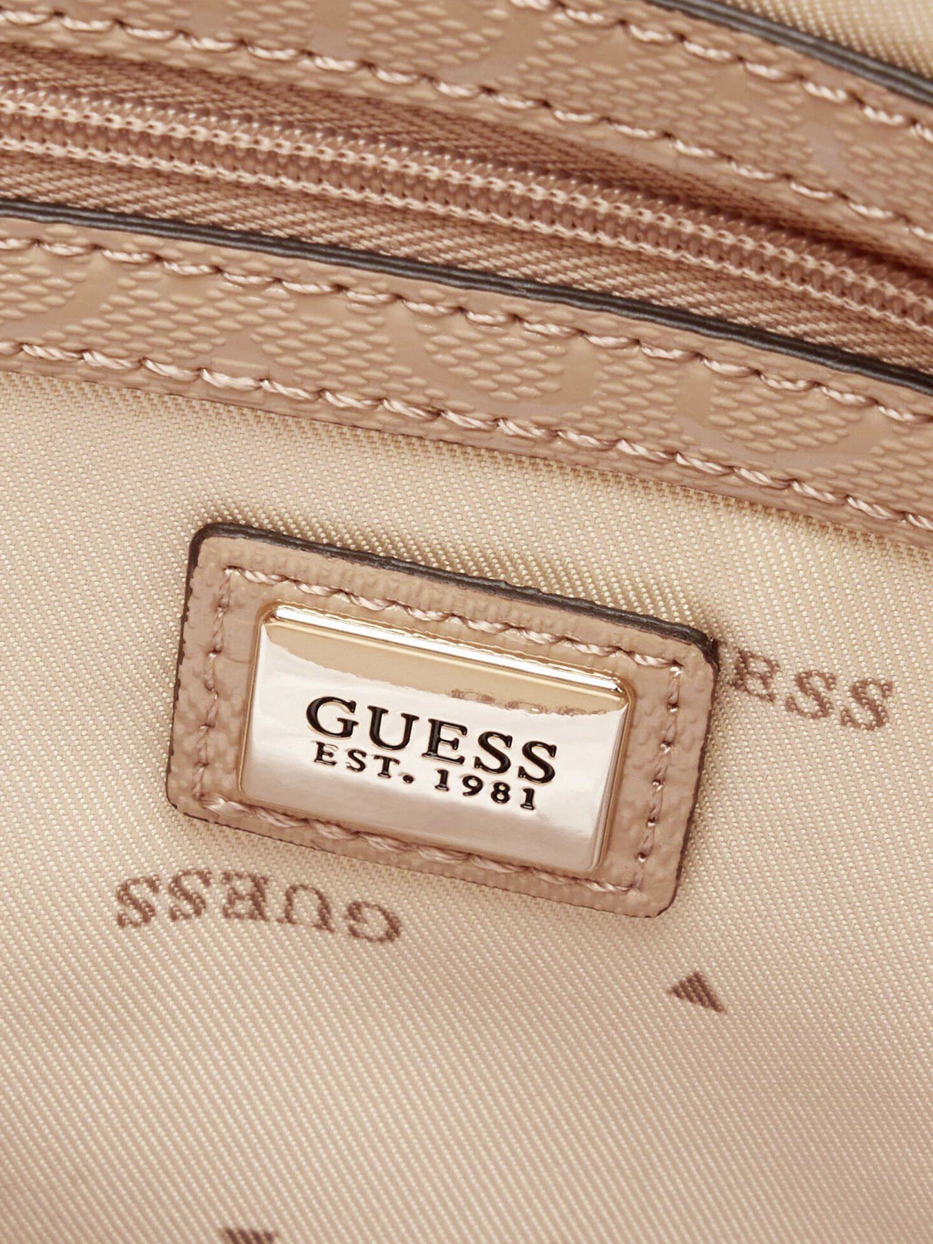 Сумки GUESS модель HWGG96-28250-PLC Сумки GUESS модель HWGG96-28250-PLC Фото