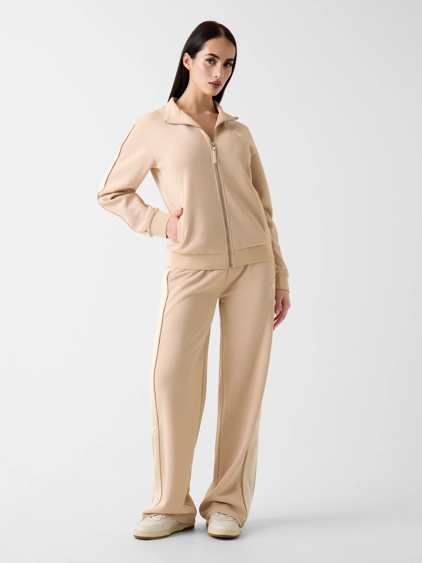Брюки GUESS модель V6RB10-KCYF2-G1L9 Брюки GUESS модель V6RB10-KCYF2-G1L9 Фото