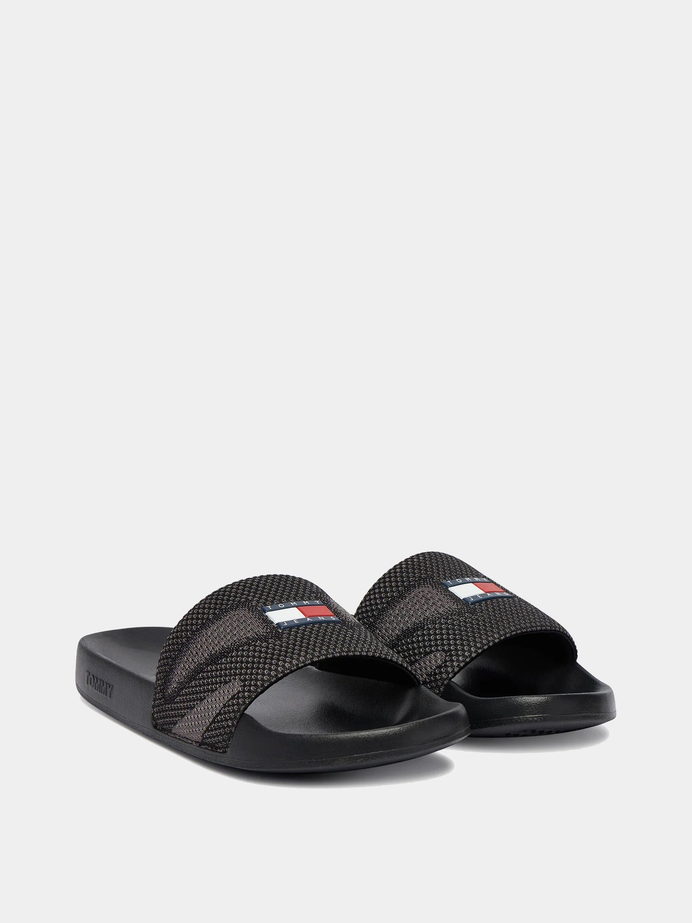 Шлёпанцы Tommy Hilfiger модель EM0EM01697-0GM Шлёпанцы Tommy Hilfiger модель EM0EM01697-0GM Фото