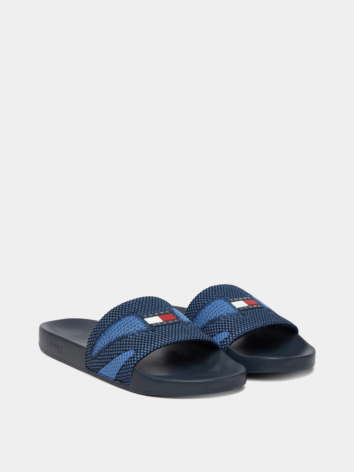 Шлёпанцы Tommy Hilfiger модель EM0EM01697-C1G Шлёпанцы Tommy Hilfiger модель EM0EM01697-C1G Фото