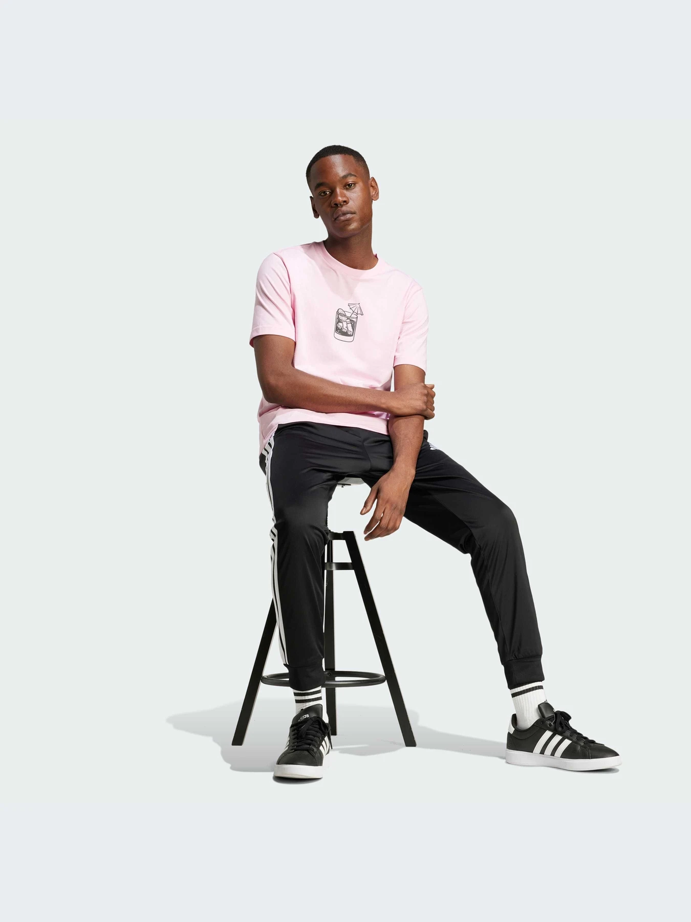 Футболки и поло Adidas модель JJ4015-KZ Футболки и поло Adidas модель JJ4015-KZ Фото