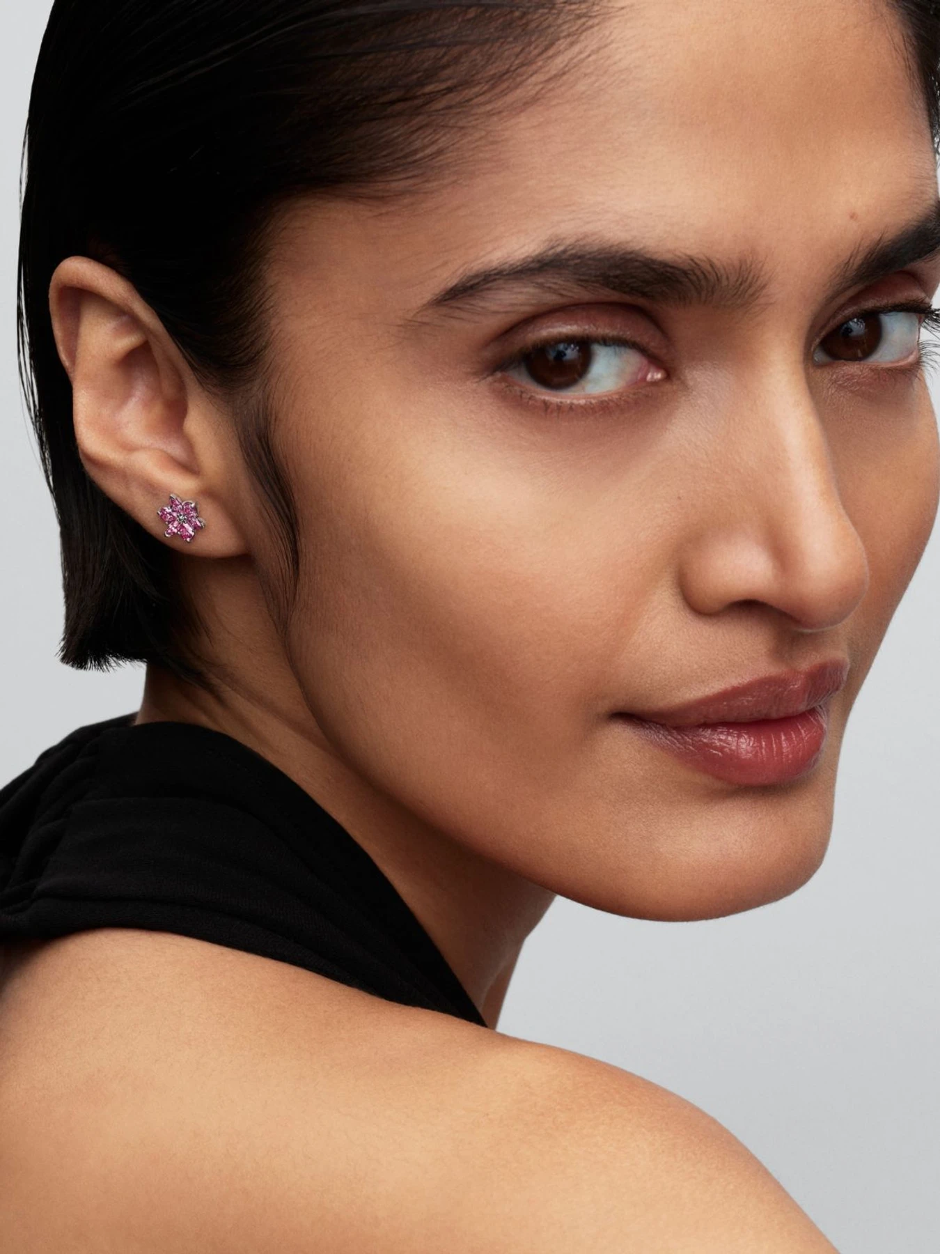 Серьги-гвоздики PANDORA модель 292633C02 Серьги-гвоздики PANDORA модель 292633C02 Фото