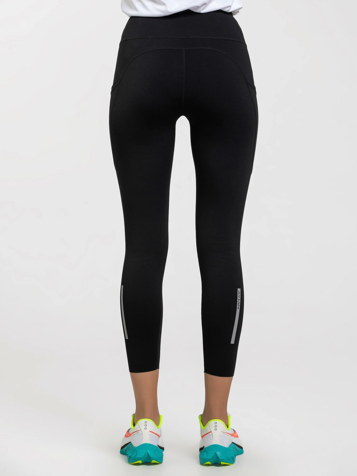 Брюки AYMN модель AM-FW25-TIGHTS-blc-W Фото