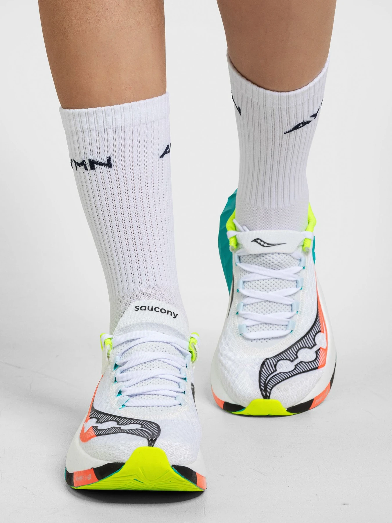 Носки и гольфы AYMN модель AM-SS25-socks-white Носки и гольфы AYMN модель AM-SS25-socks-white Фото