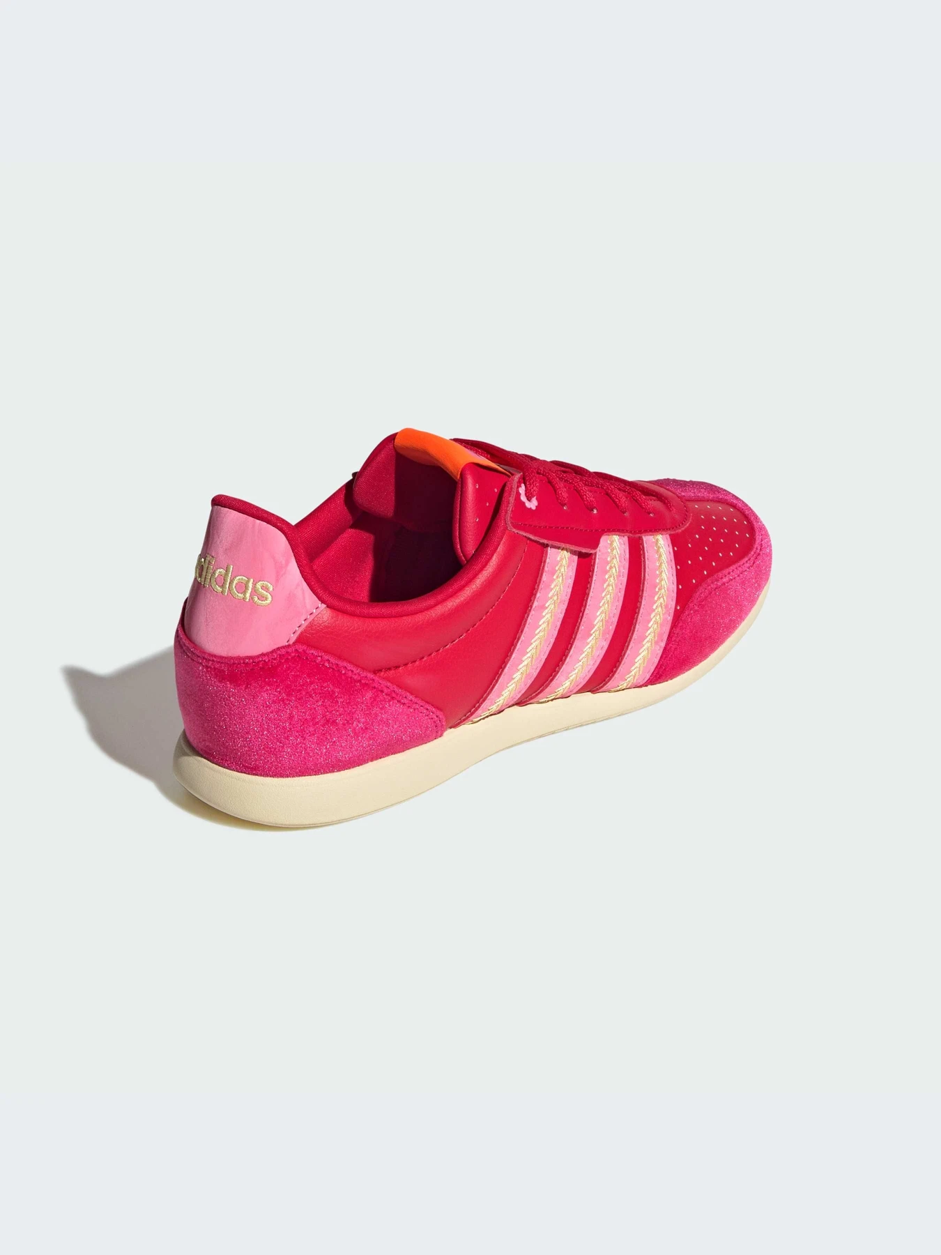 Кроссовки Adidas модель KI3362-KZ Кроссовки Adidas модель KI3362-KZ Фото