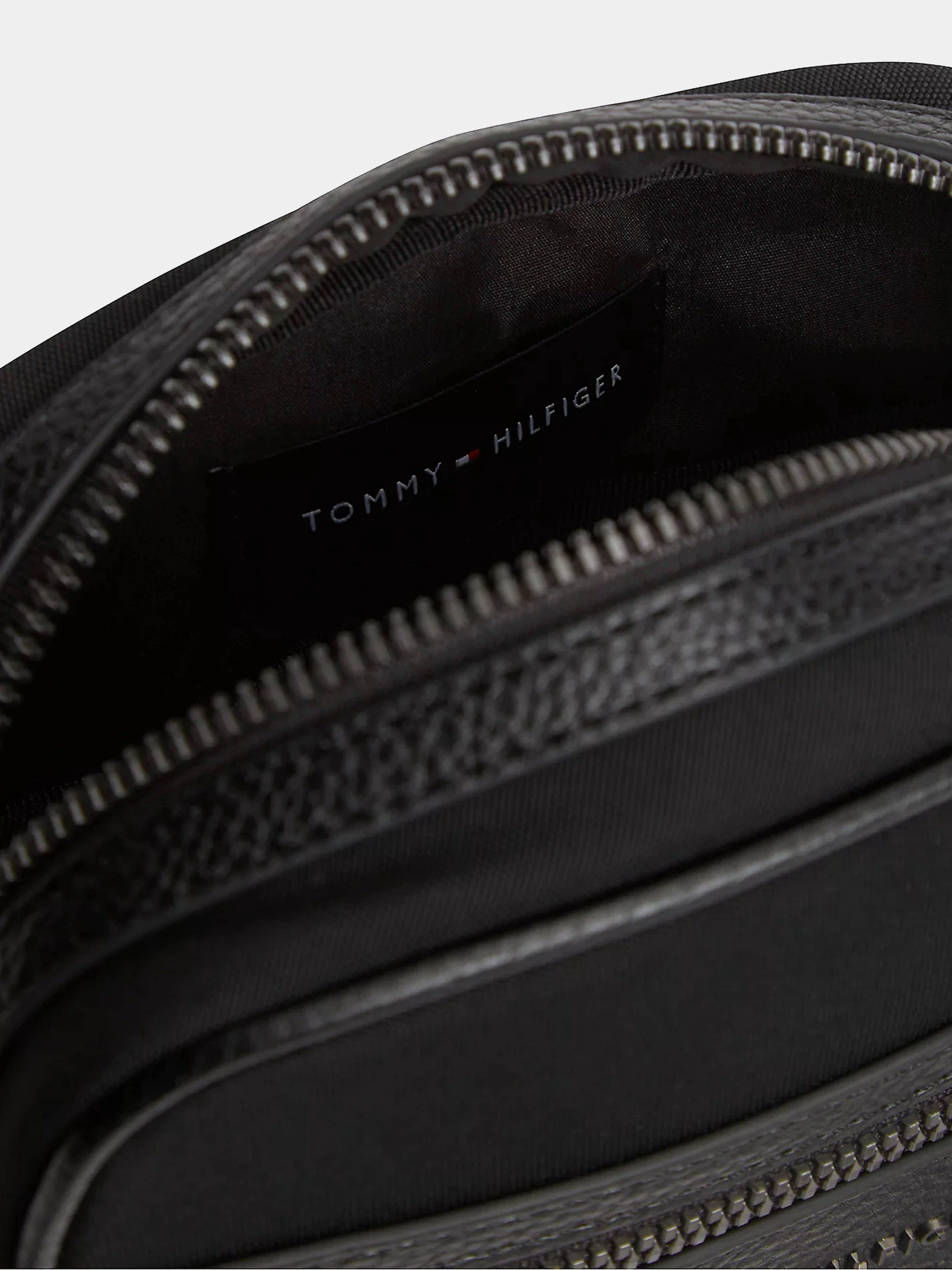 Сумки Tommy Hilfiger модель AM0AM14448-BDS Фото