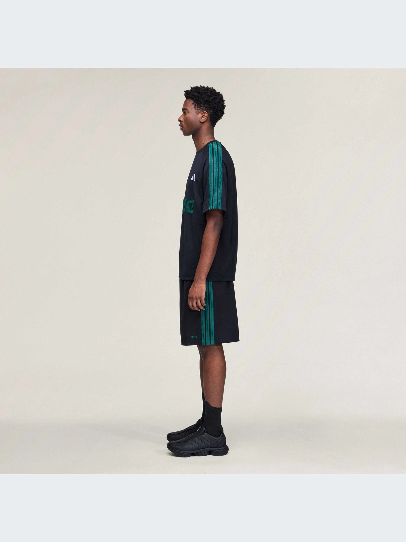 Шорты Adidas модель KC9601-KZ Шорты Adidas модель KC9601-KZ Фото