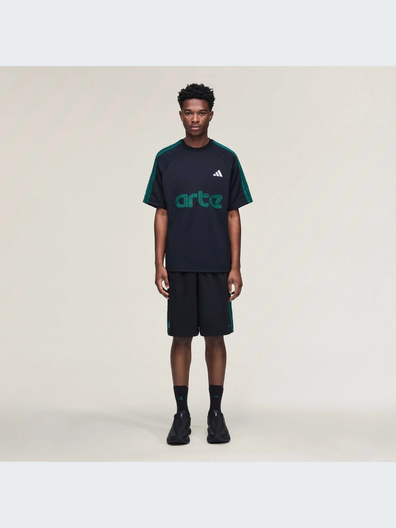 Шорты Adidas модель KC9601-KZ Шорты Adidas модель KC9601-KZ Фото