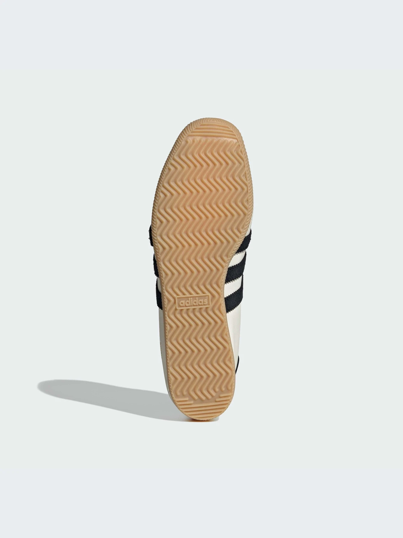 Кроссовки Adidas модель KJ1015-KZ Кроссовки Adidas модель KJ1015-KZ Фото