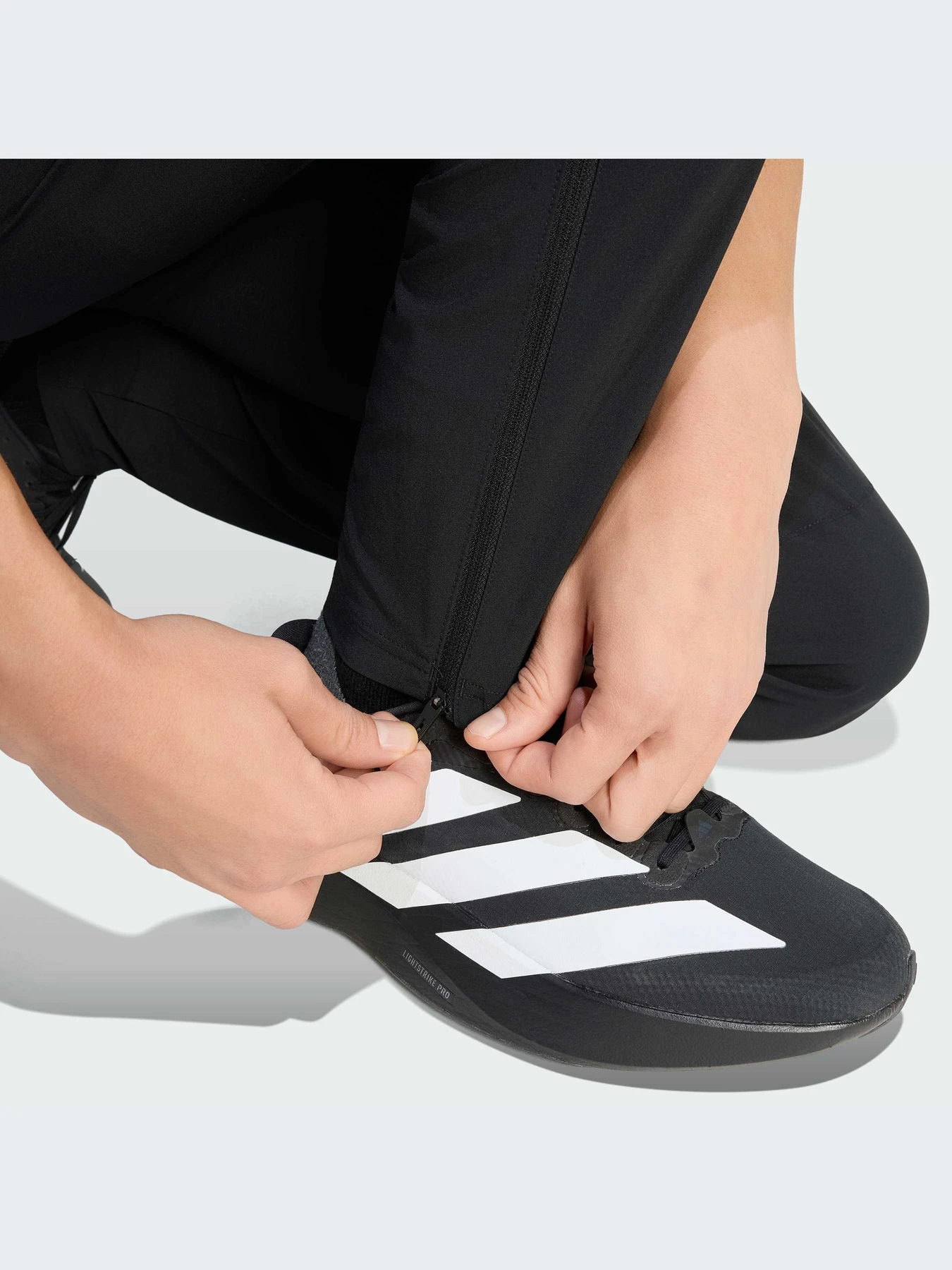 Брюки Adidas модель KC7806-KZ Брюки Adidas модель KC7806-KZ Фото