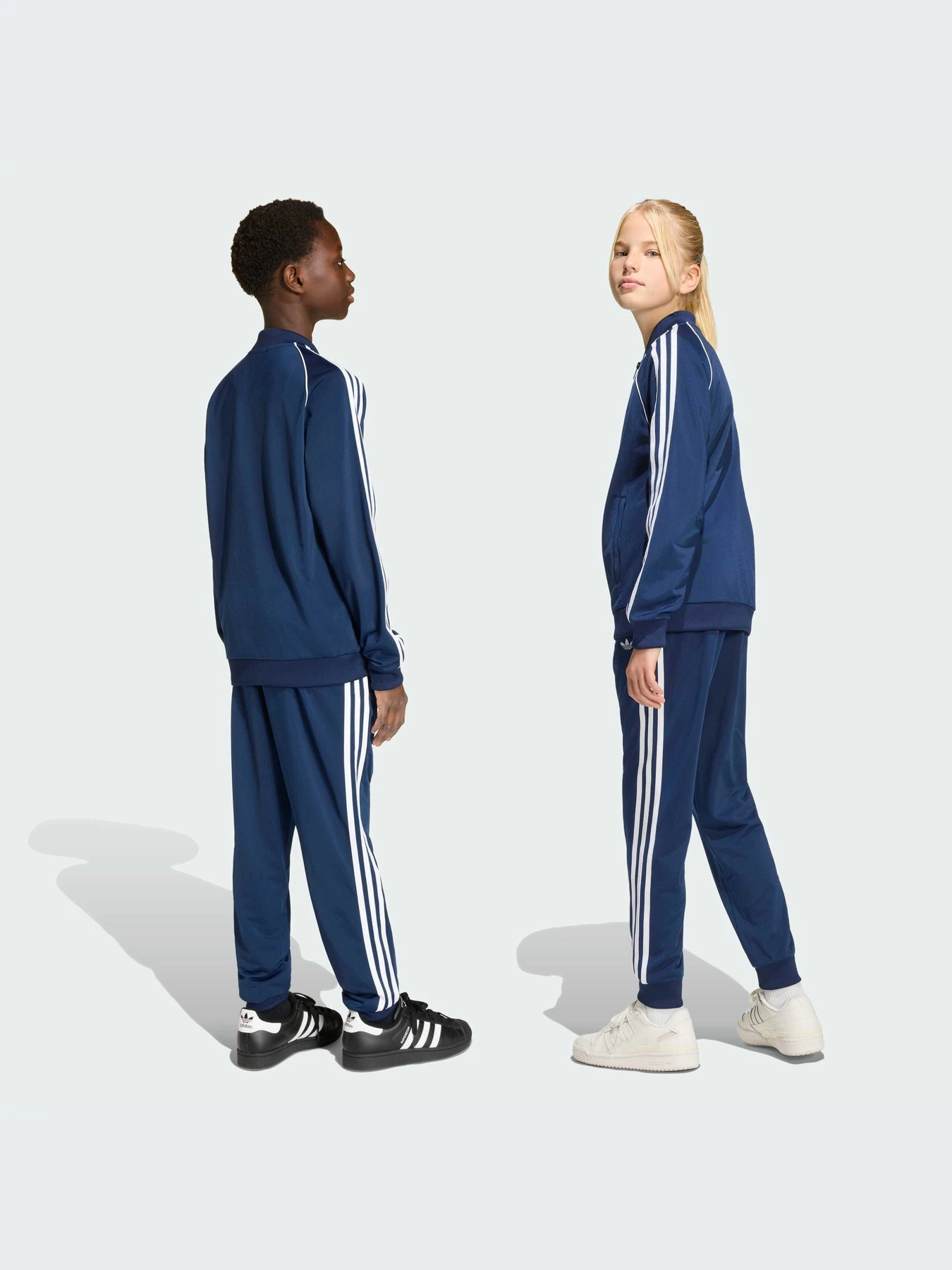 Брюки Adidas Adicolor модель KE2865-KZ Брюки Adidas Adicolor модель KE2865-KZ Фото