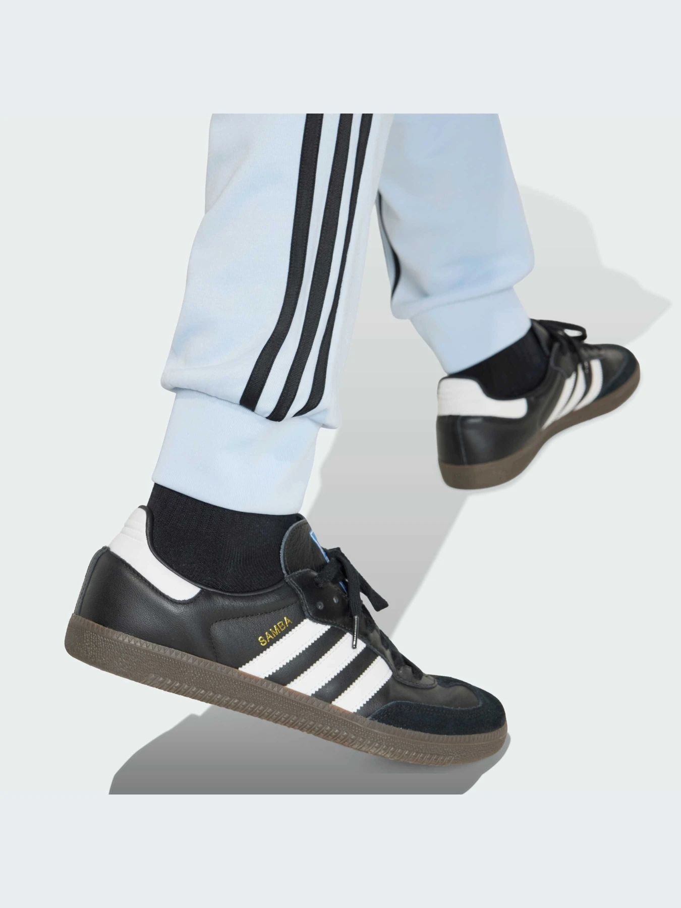 Брюки Adidas Adicolor модель KE2410-KZ Брюки Adidas Adicolor модель KE2410-KZ Фото