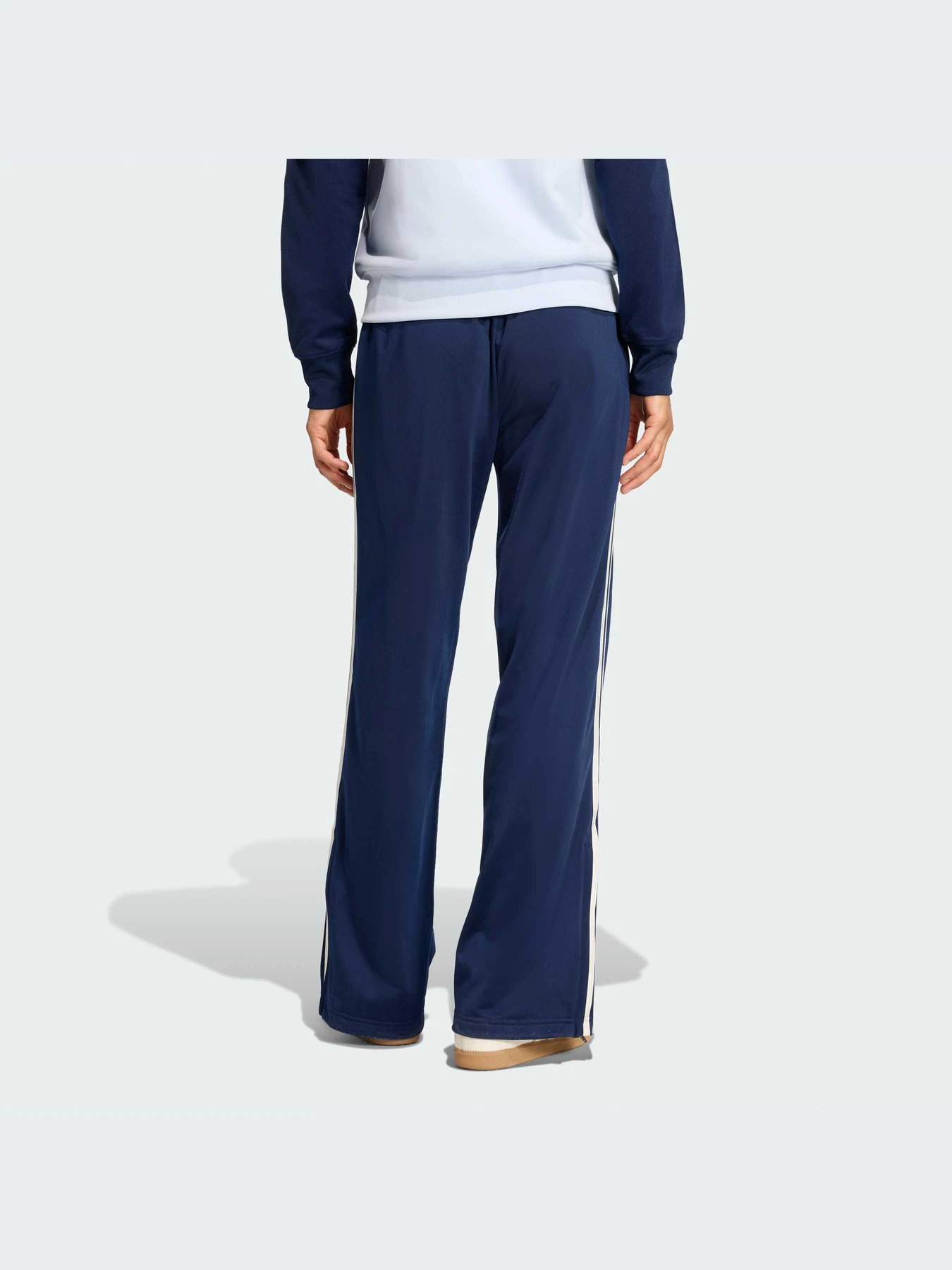 Брюки Adidas Adicolor модель KC9018-KZ Брюки Adidas Adicolor модель KC9018-KZ Фото